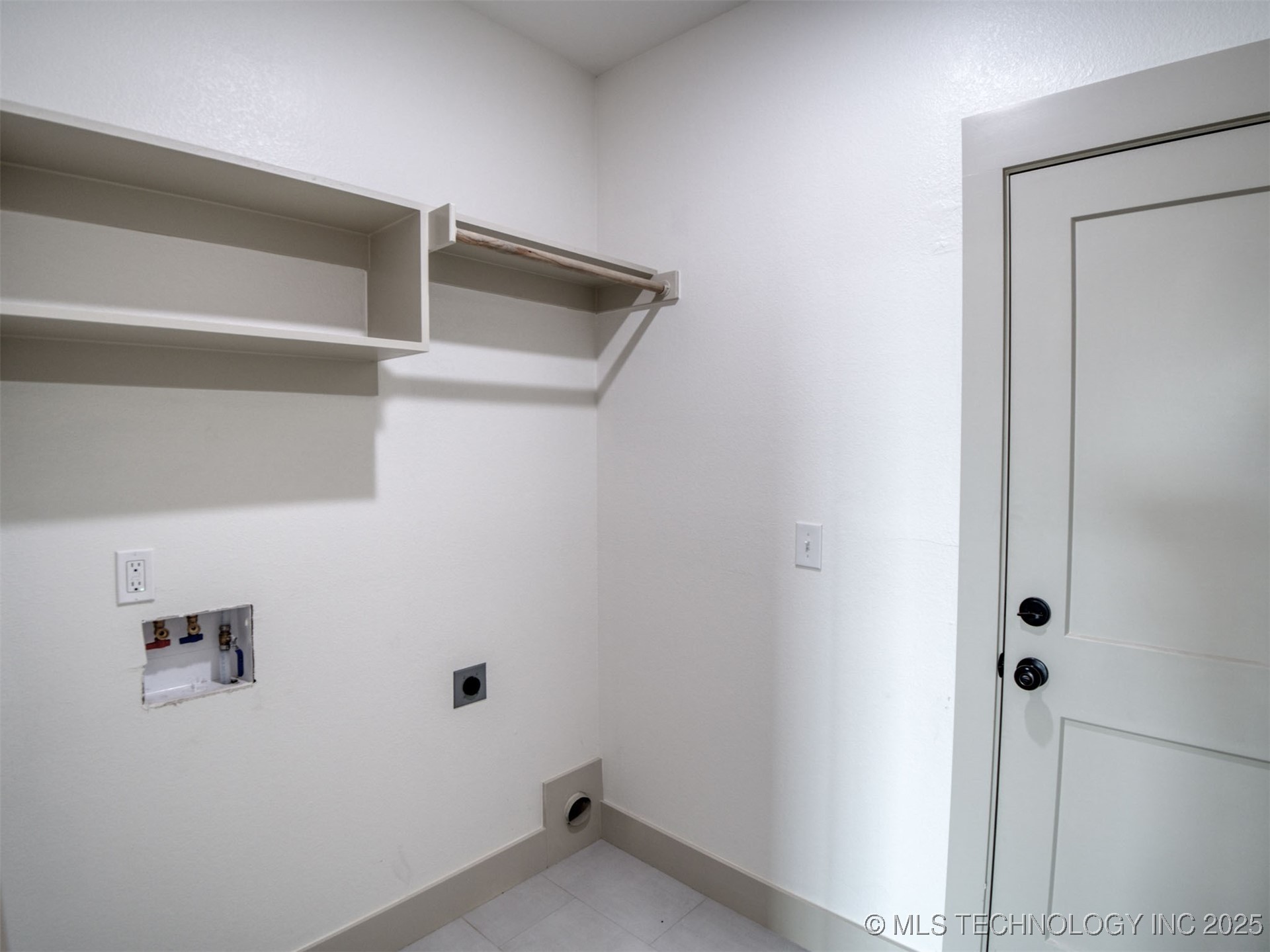 1193 Wild Indigo Circle Property Photo 32