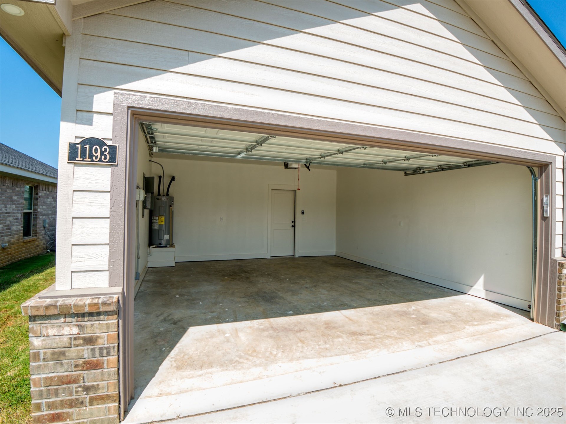 1193 Wild Indigo Circle Property Photo 34