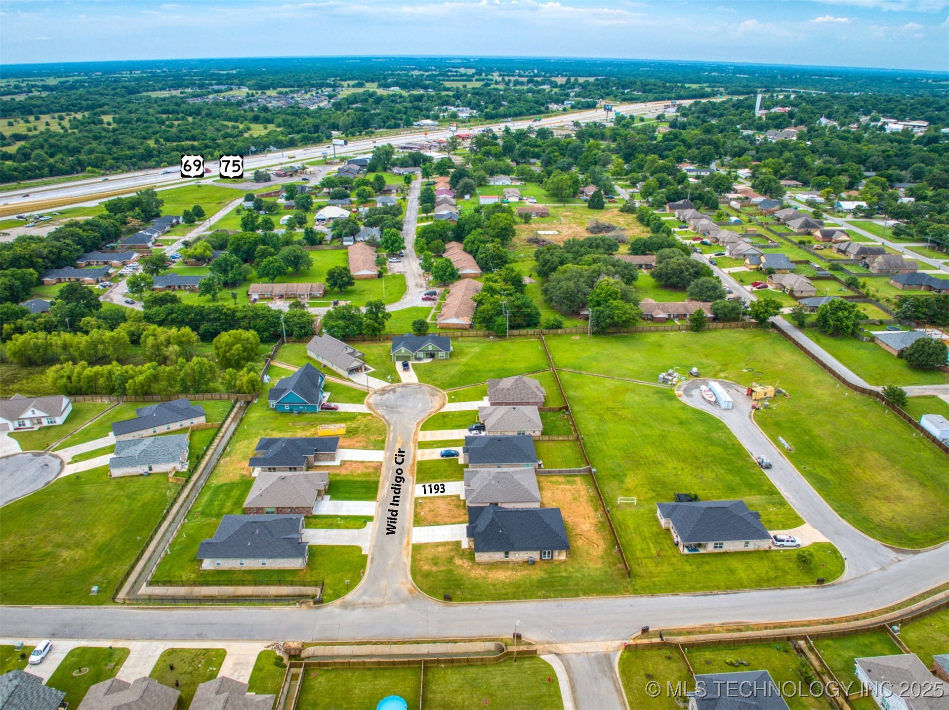 1193 Wild Indigo Circle Property Photo 44