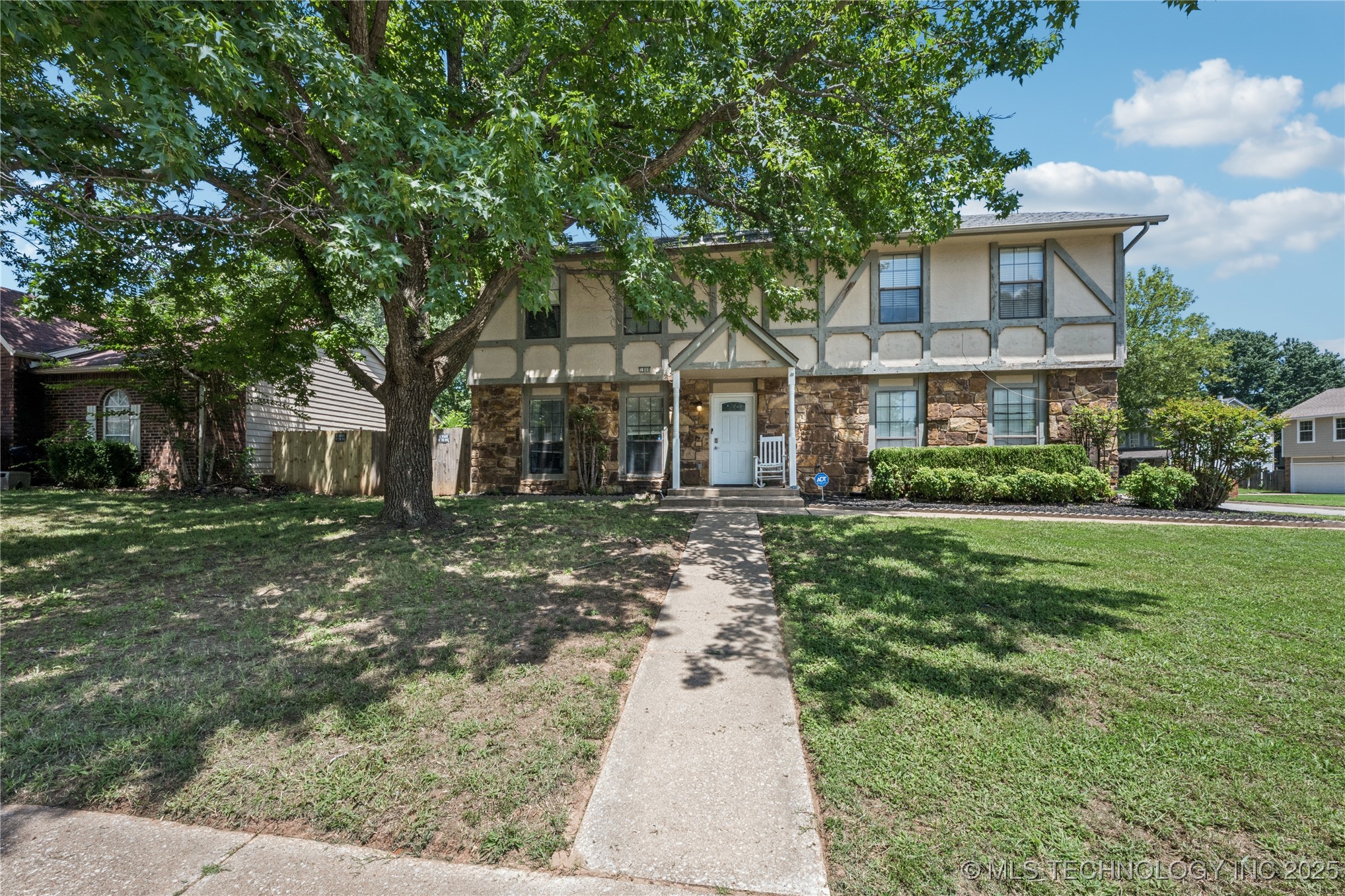 1800 W Hot Springs Street S Property Photo 1