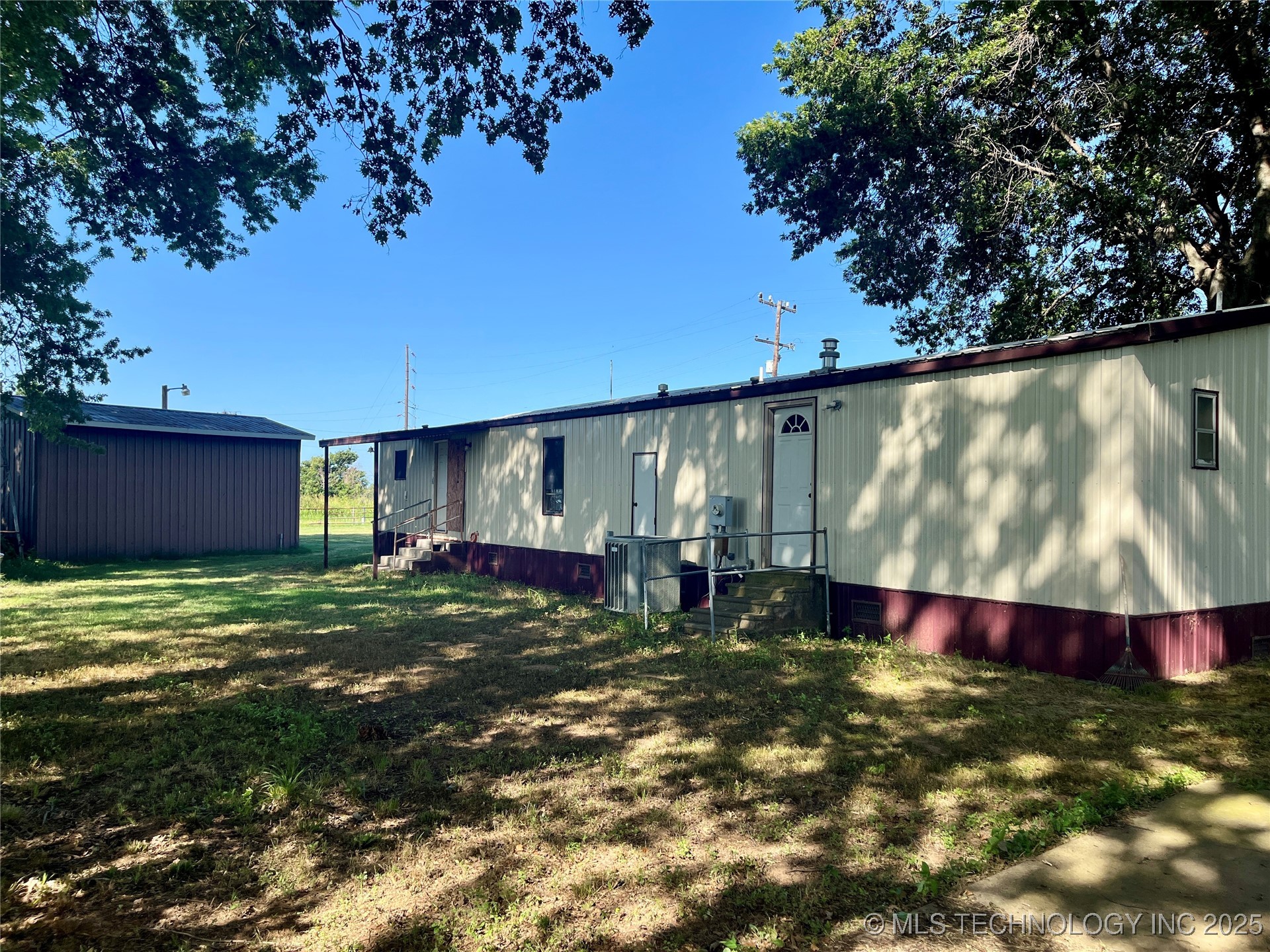 109038 Old Highway 69 Property Photo 5