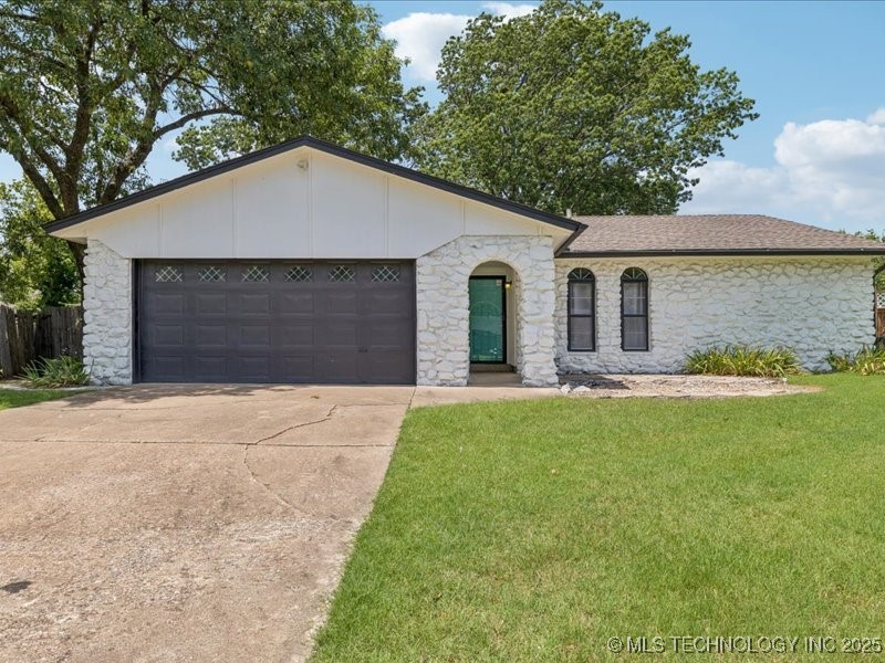 13351 E 32nd Street Property Photo 2