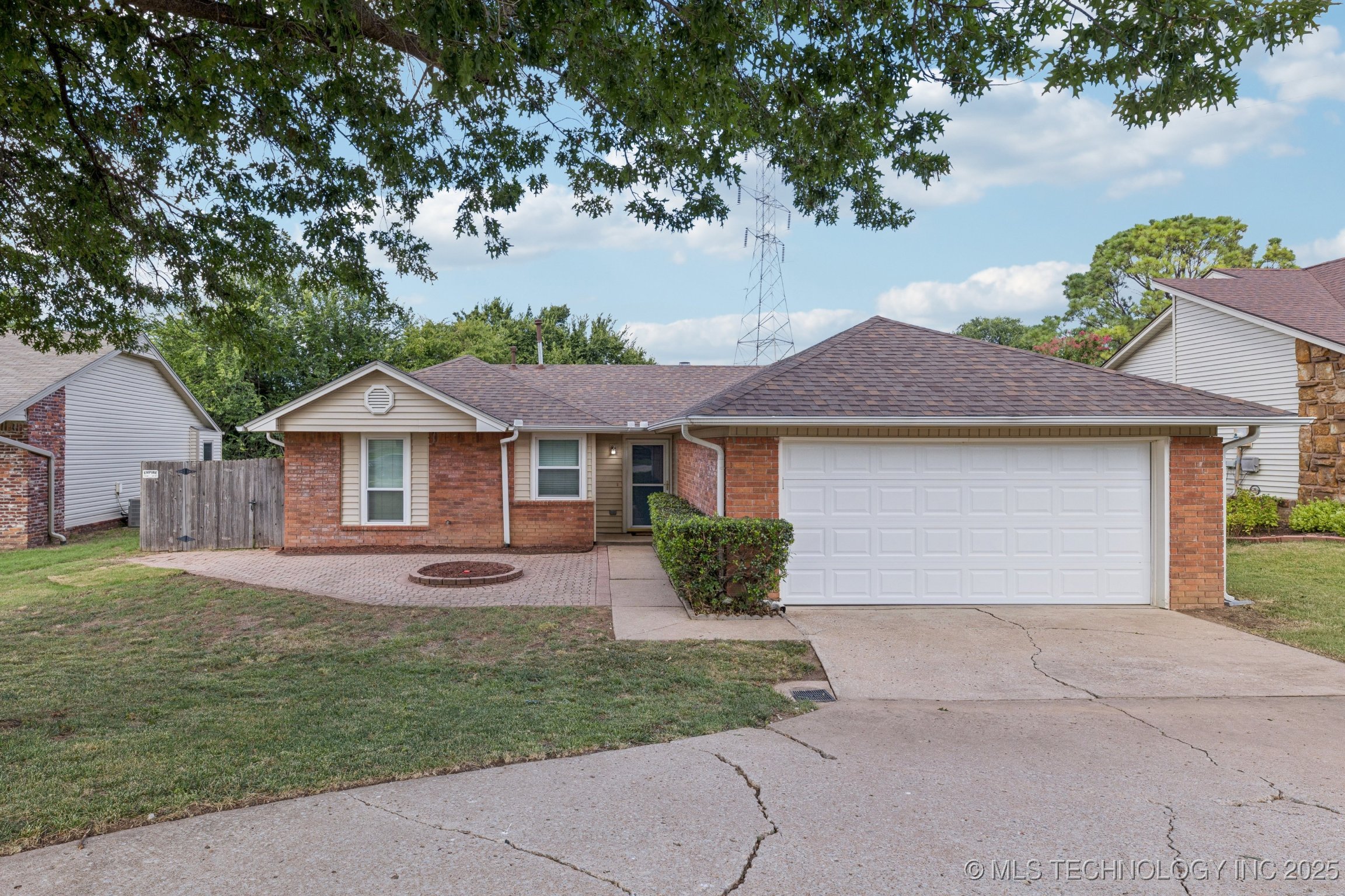 8914 N 121st East Court Property Photo 1