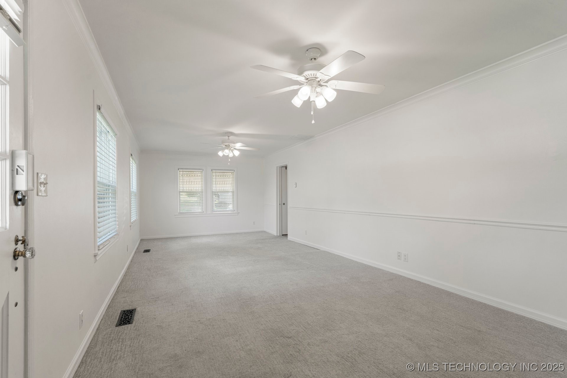 4716 E 5th Place Property Photo 7