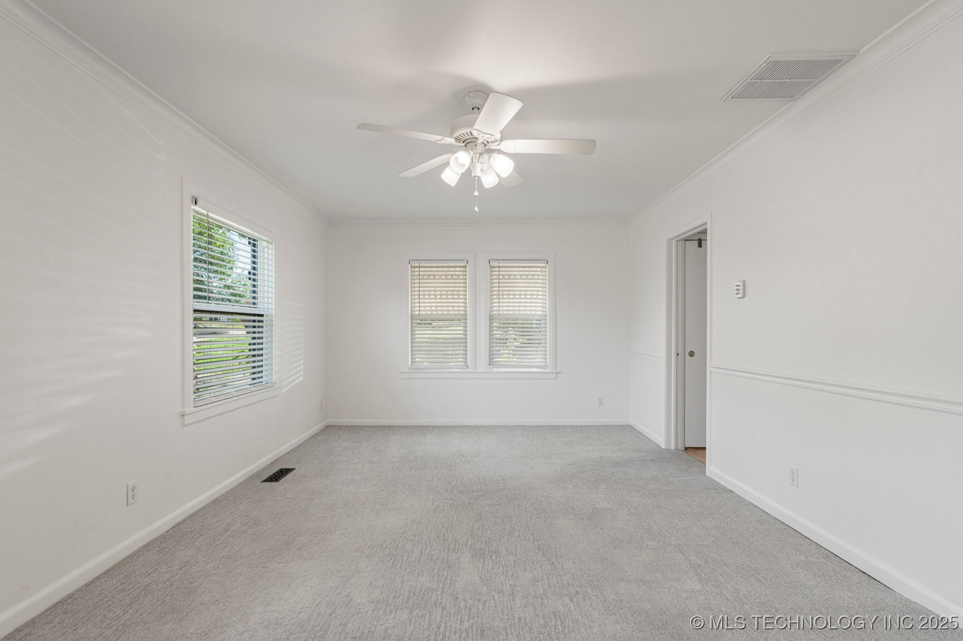 4716 E 5th Place Property Photo 8