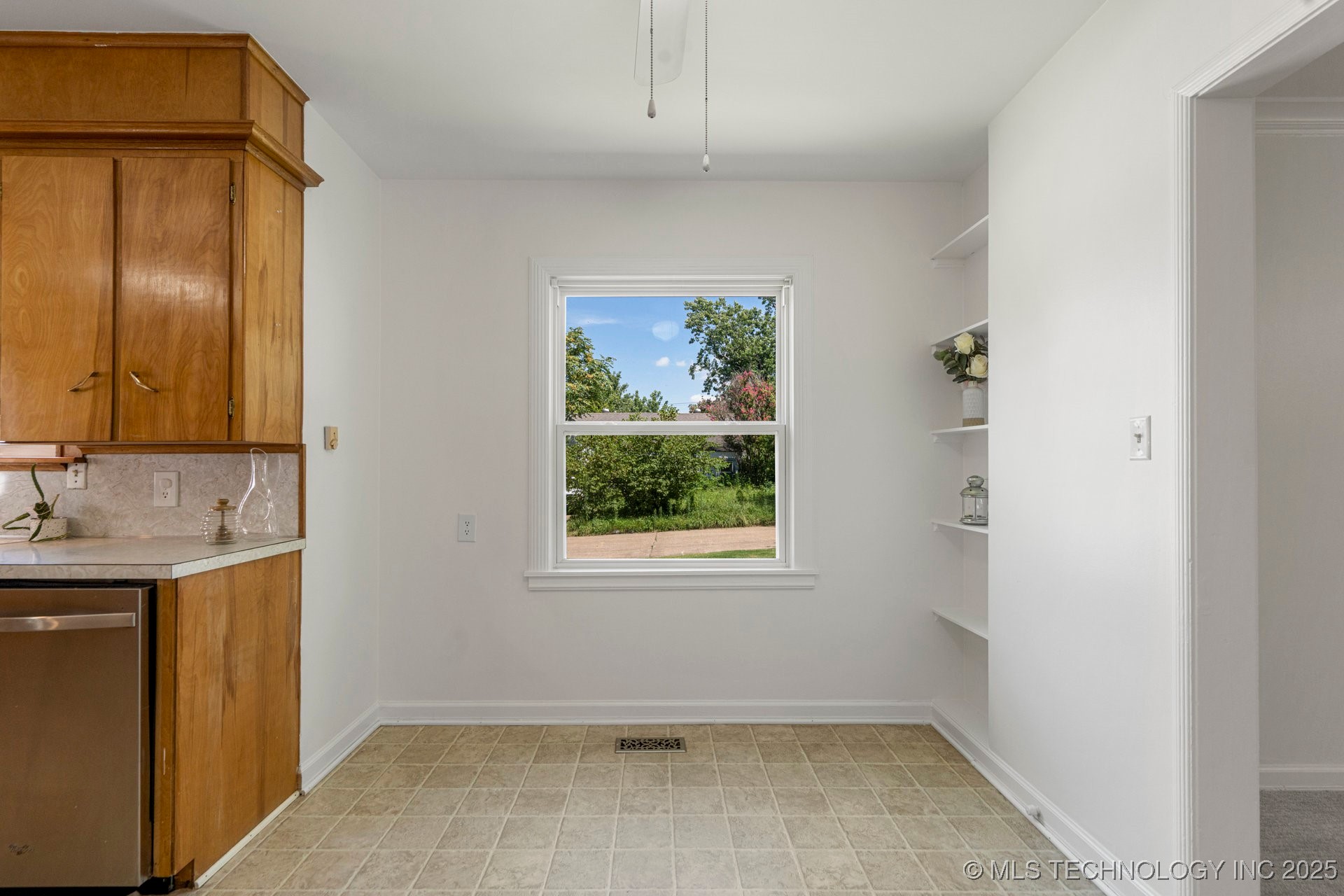 4716 E 5th Place Property Photo 15