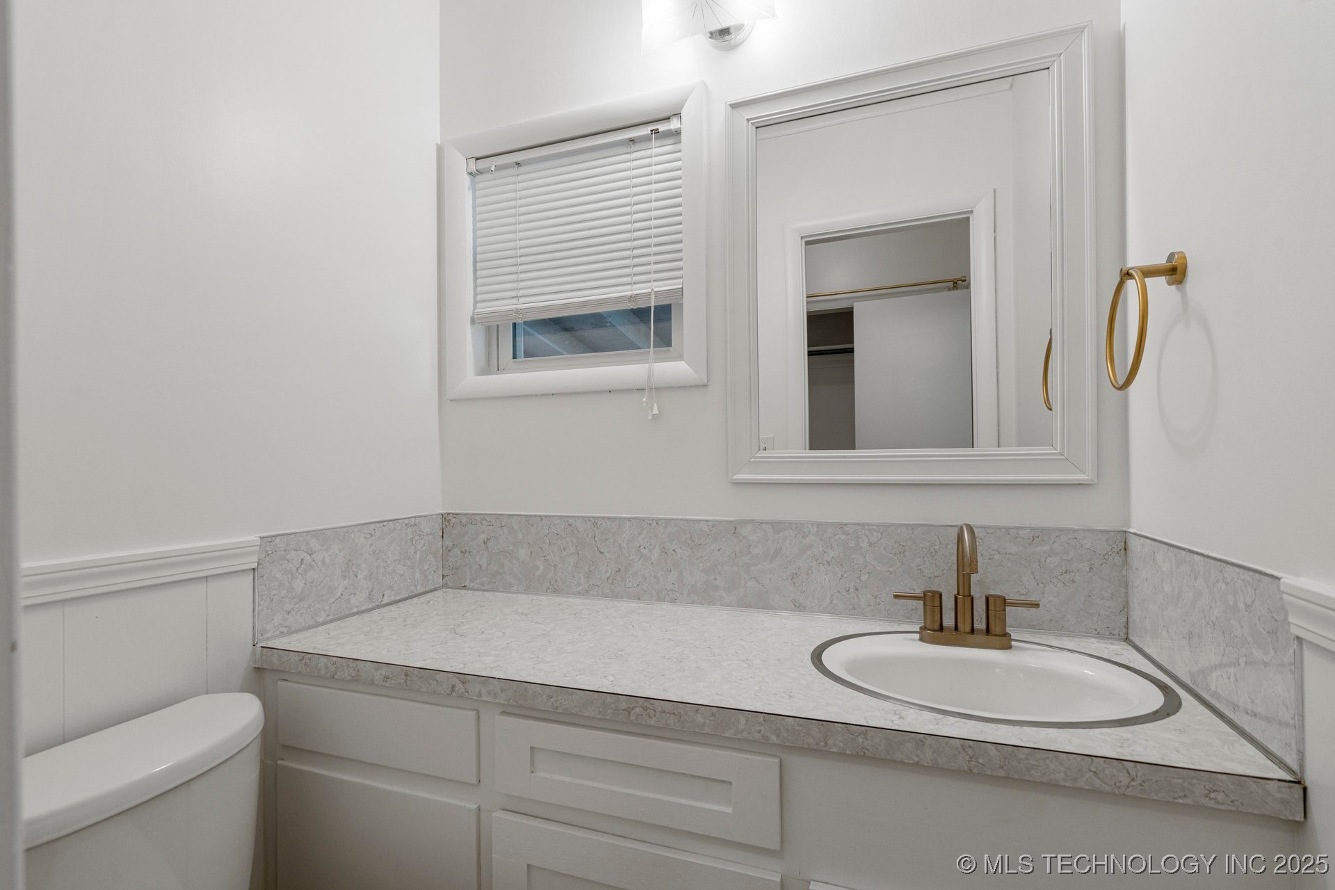 4716 E 5th Place Property Photo 19