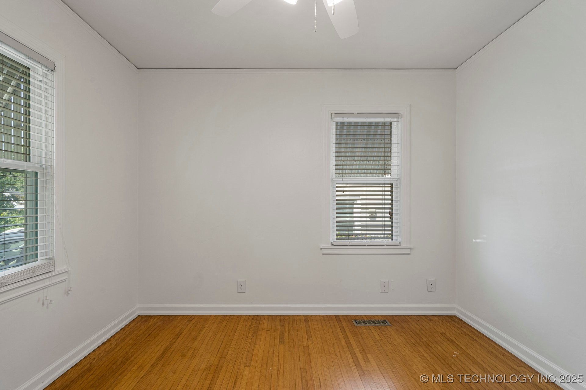 4716 E 5th Place Property Photo 23