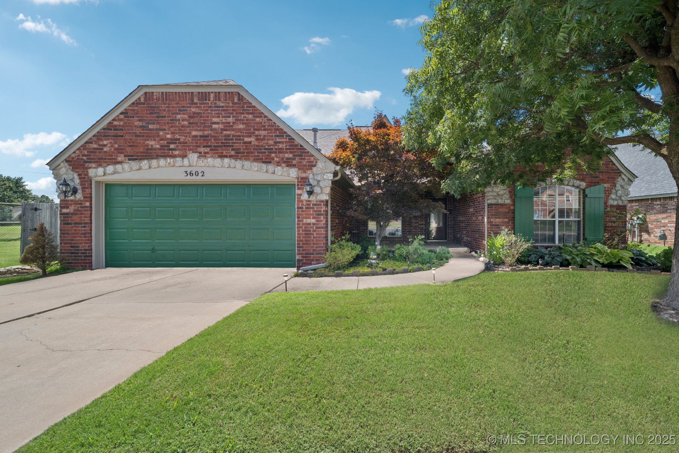 3602 N Ironwood Place Property Photo 1