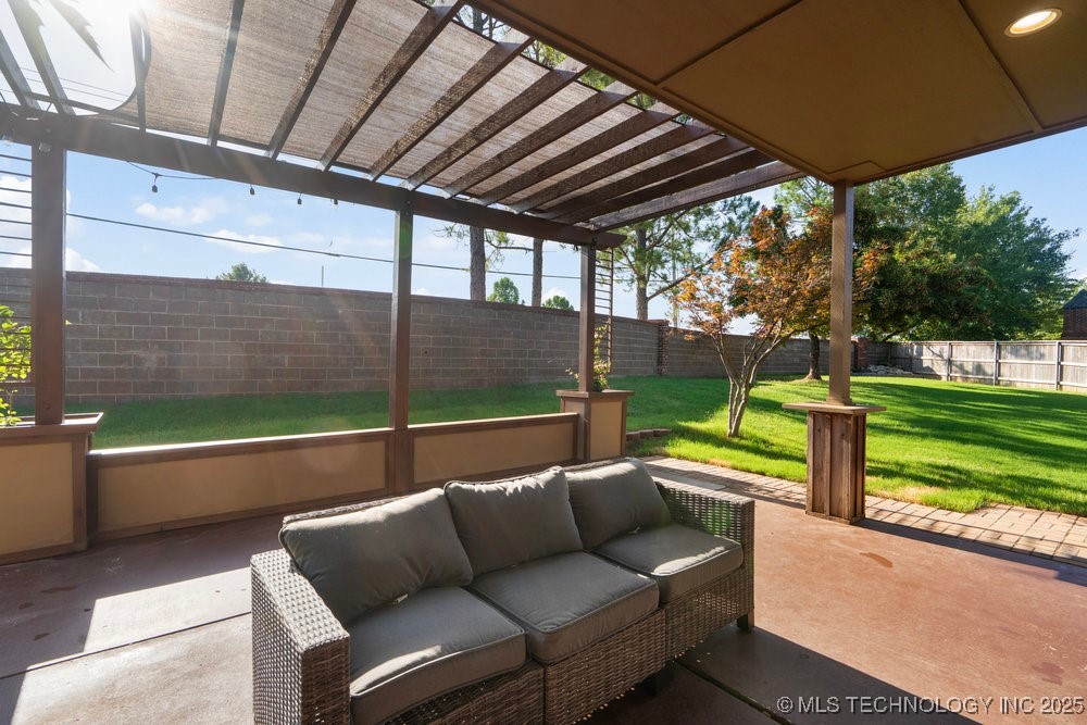 4217 S Palm Avenue Property Photo 52