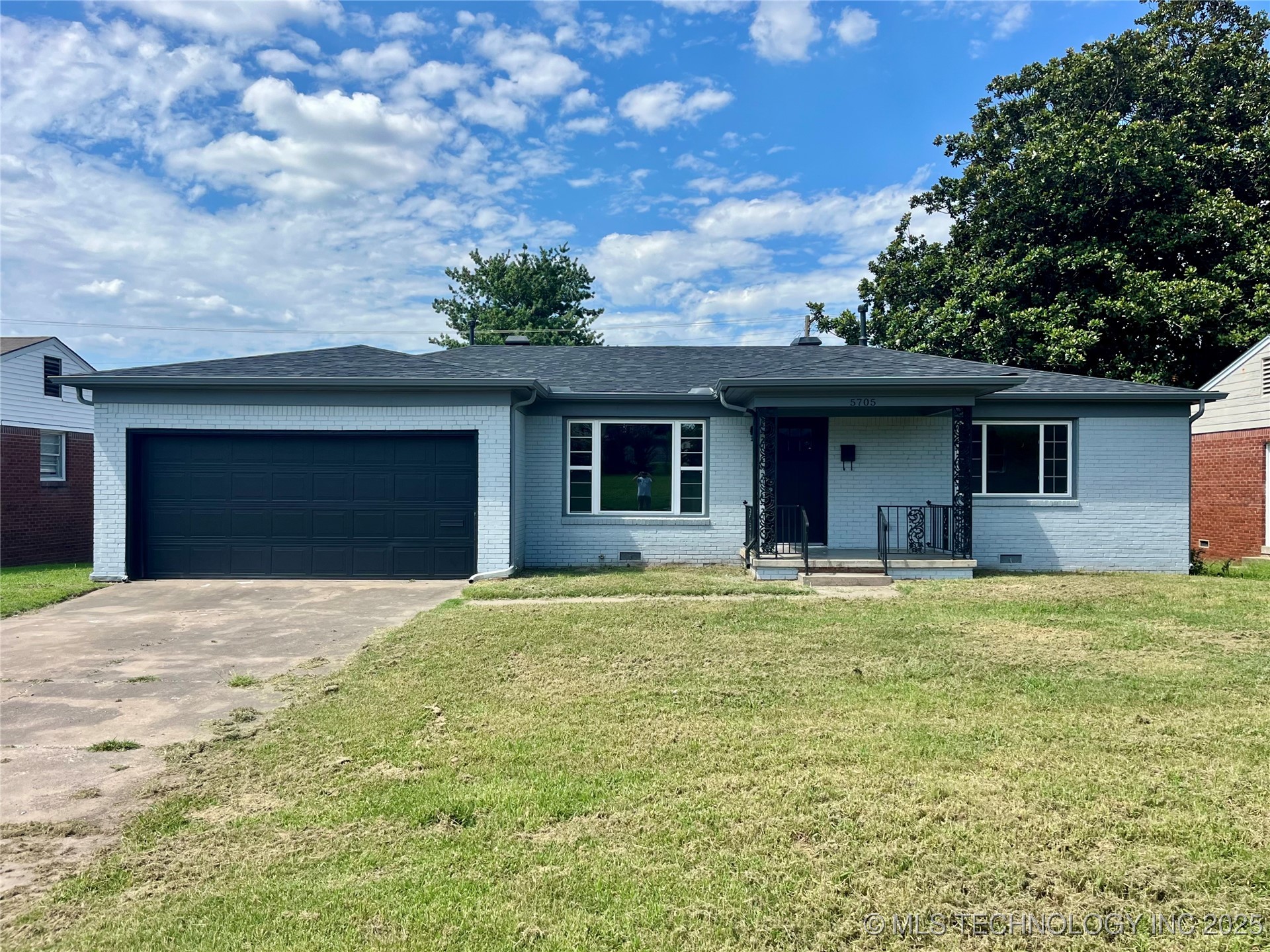 5705 S 21st Place Property Photo 1