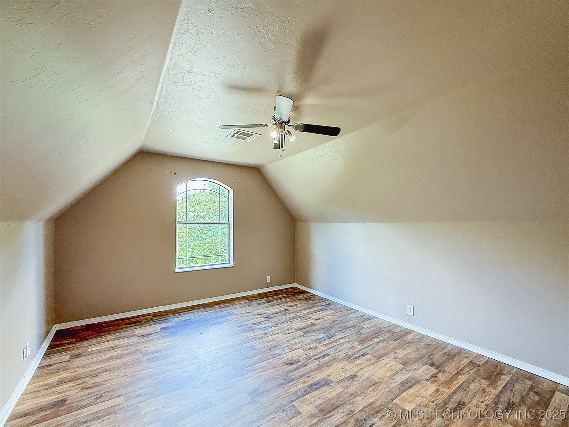17290 County Road 3548 Property Photo 44