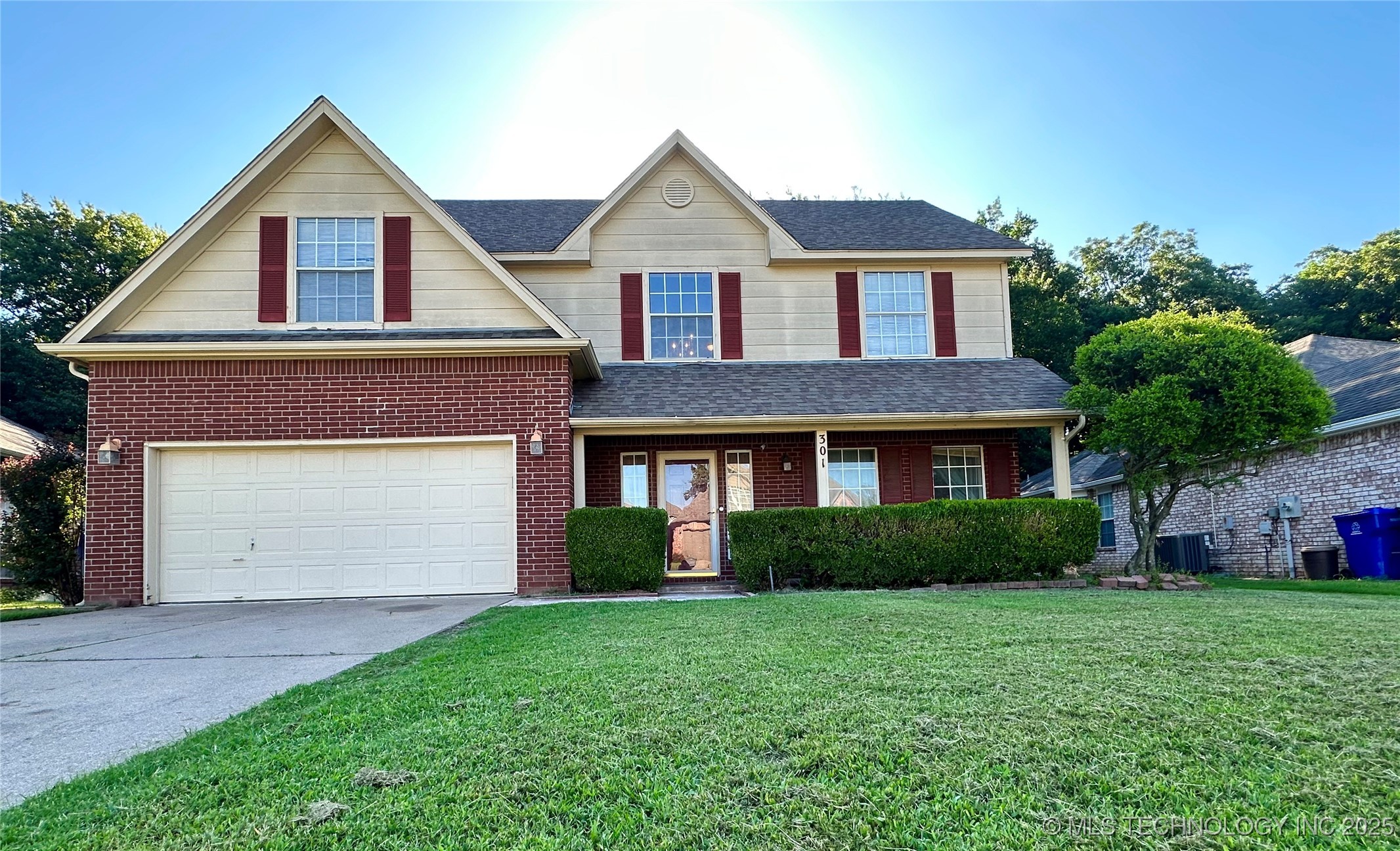 301 N Magnolia Avenue Property Photo 1