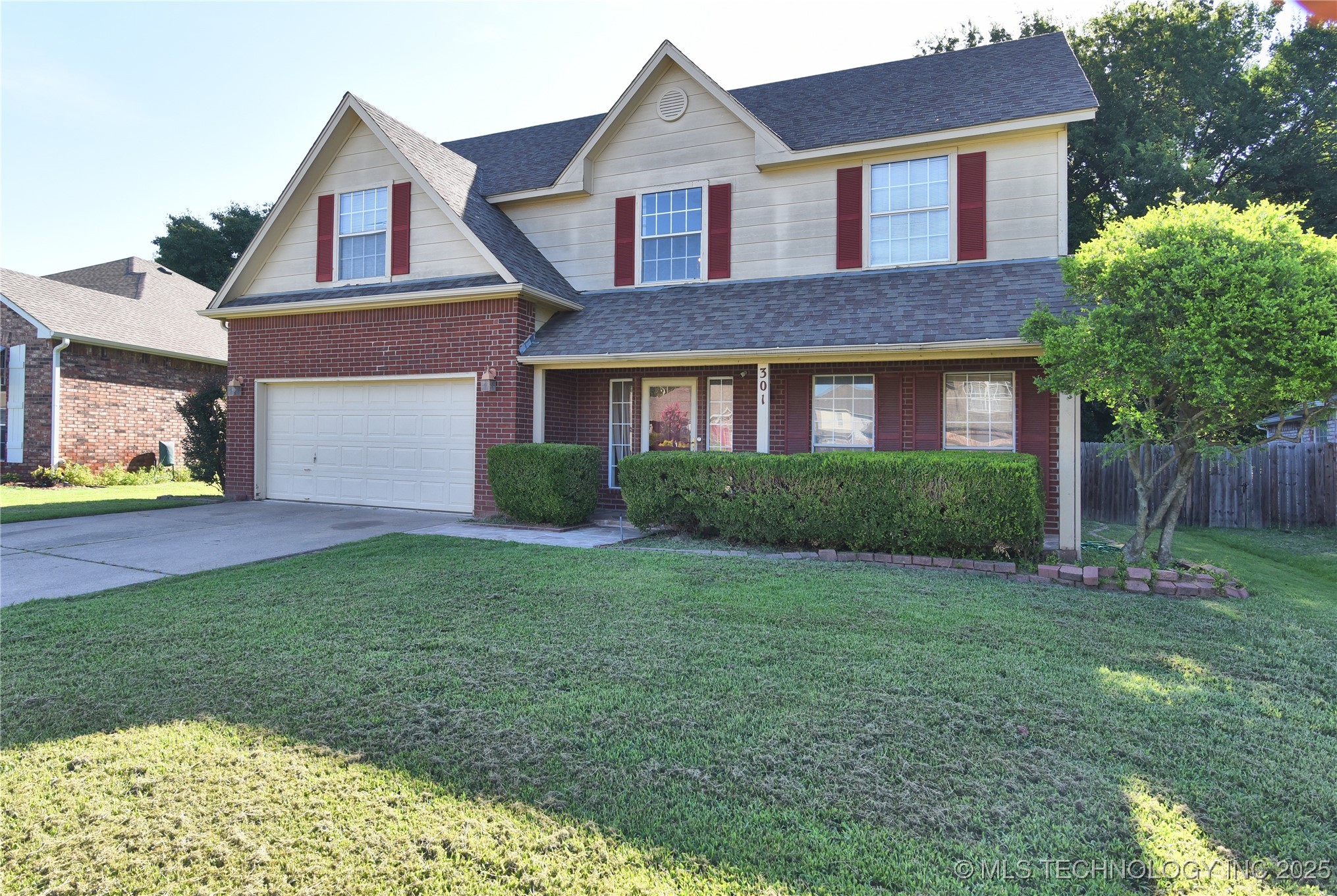 301 N Magnolia Avenue Property Photo 2