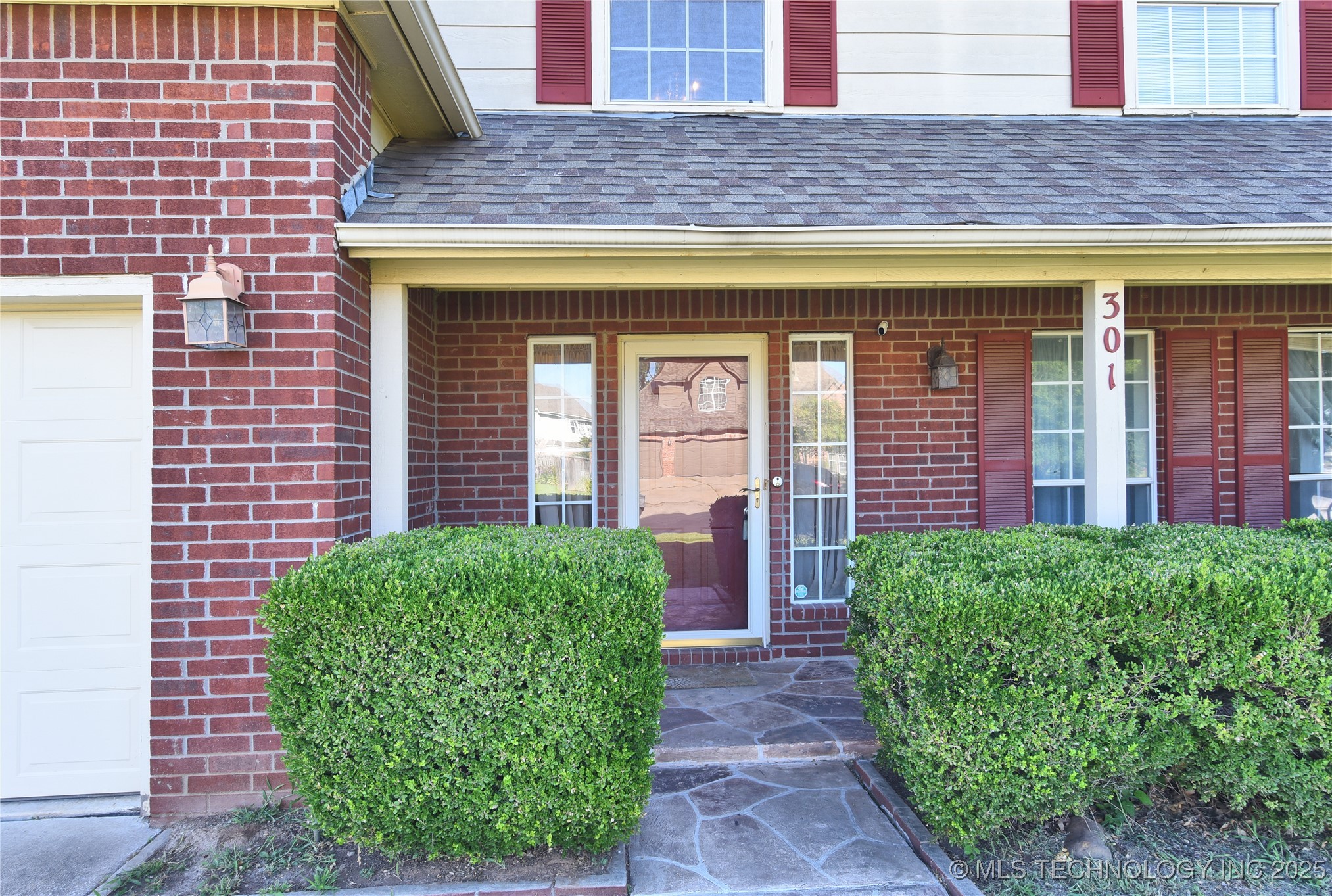 301 N Magnolia Avenue Property Photo 3