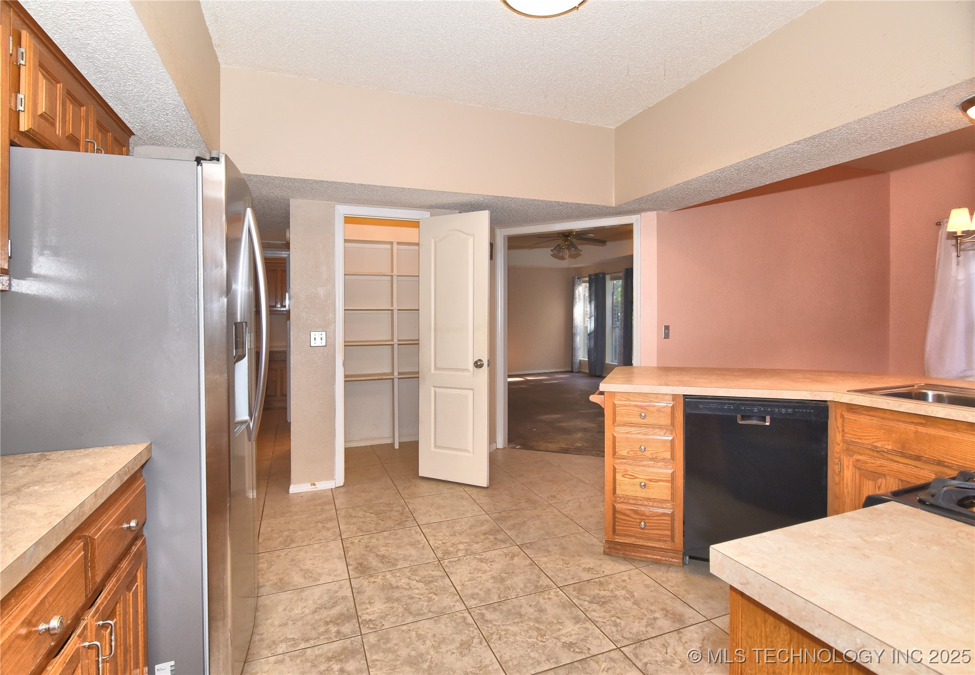 301 N Magnolia Avenue Property Photo 10