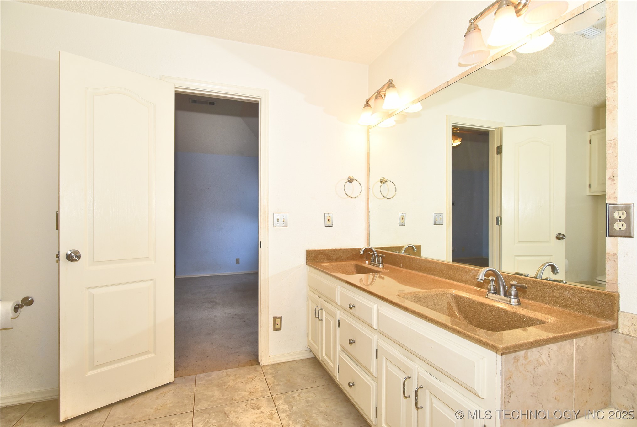 301 N Magnolia Avenue Property Photo 22