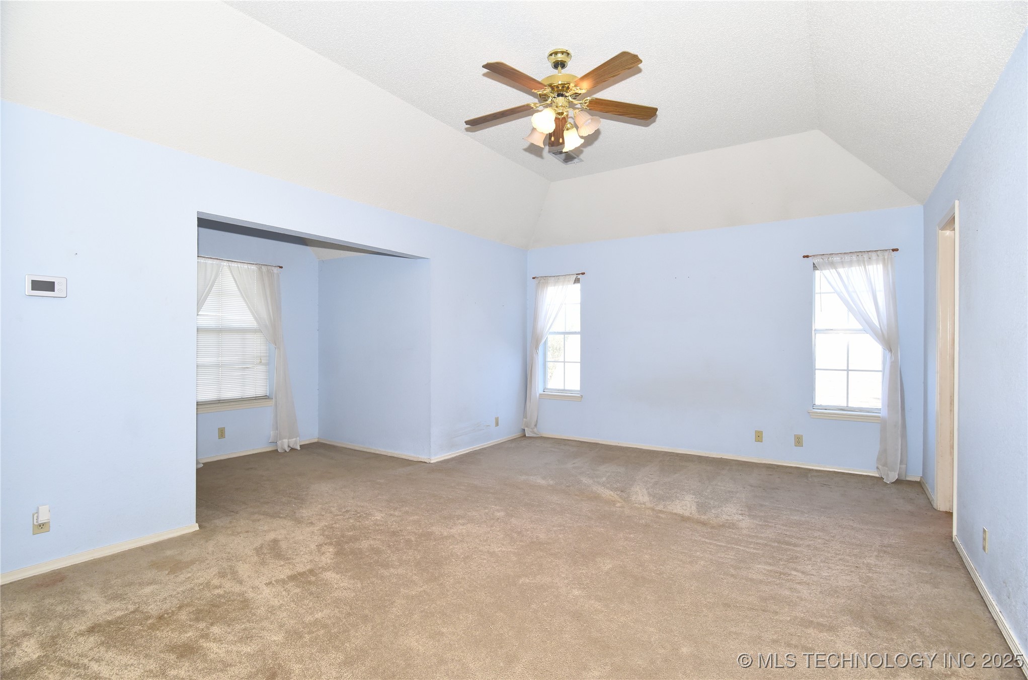 301 N Magnolia Avenue Property Photo 28