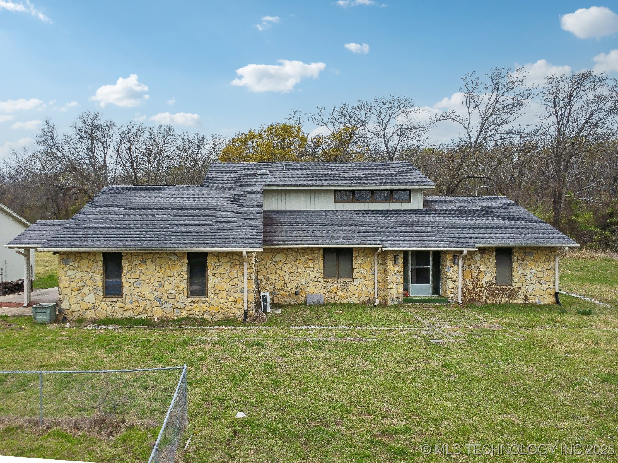 25777 S 220 Road Property Photo 1