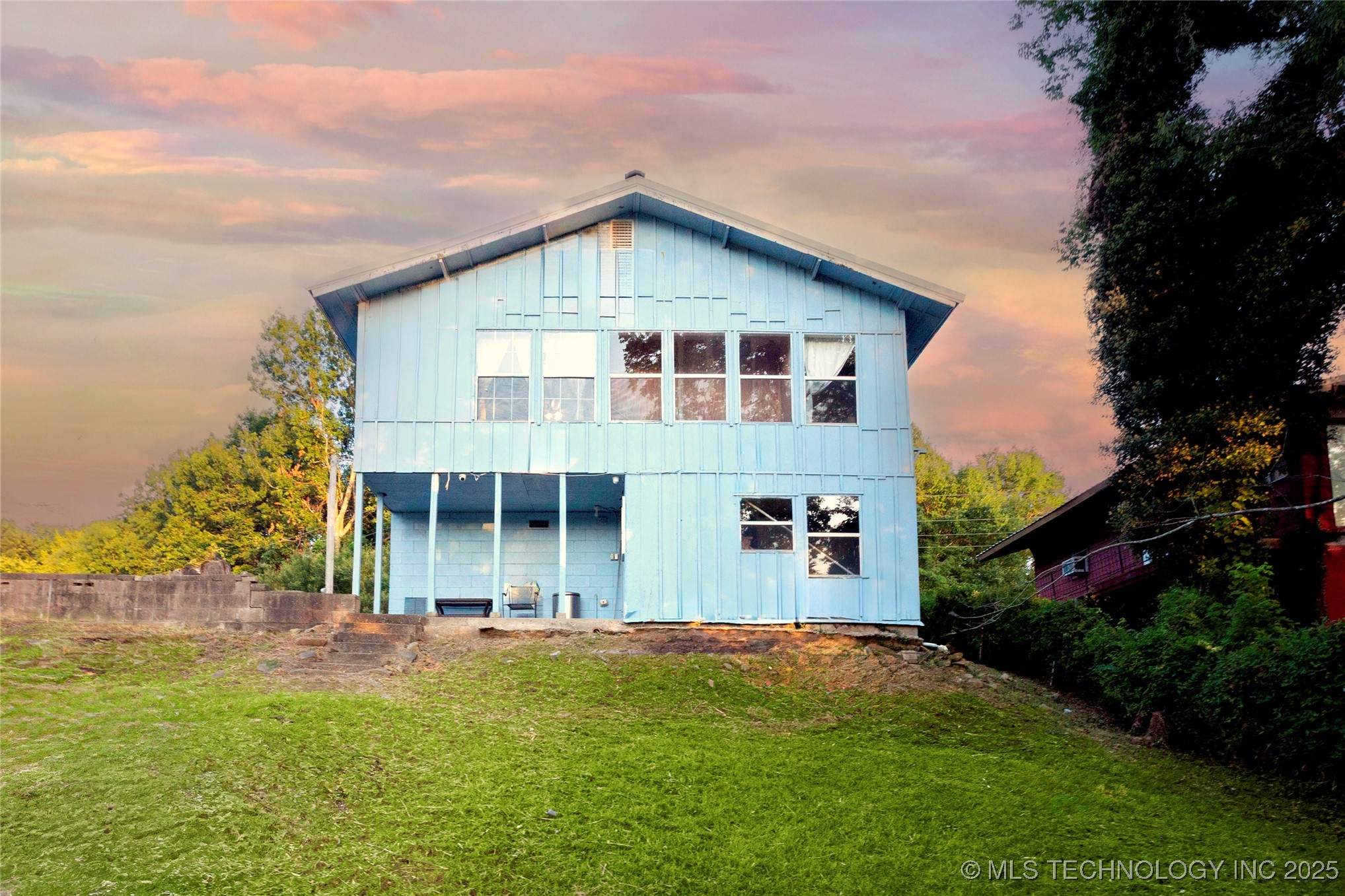110 W Lakeshore Drive Property Photo 1