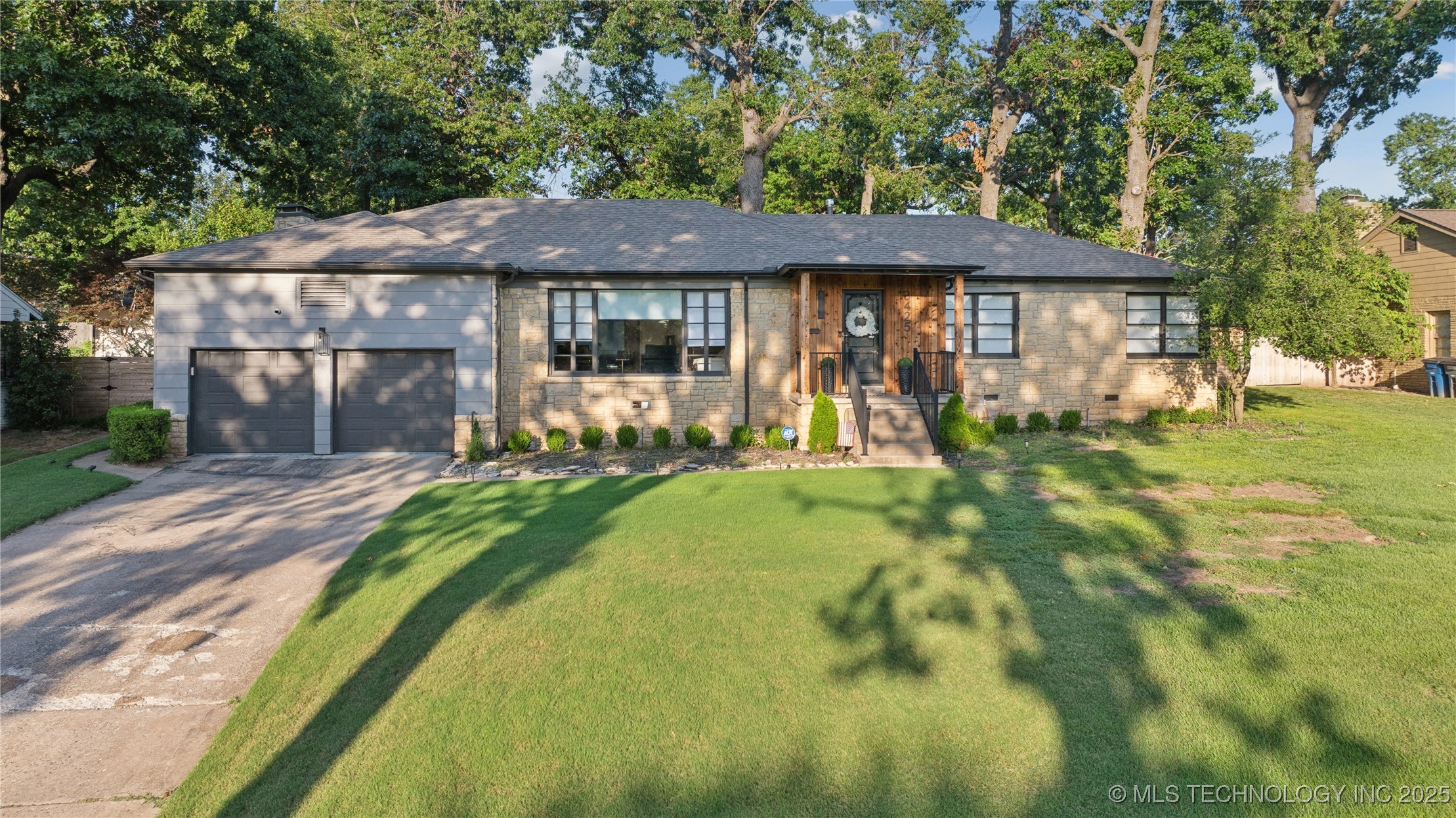 3425 S Zunis Avenue Property Photo 1