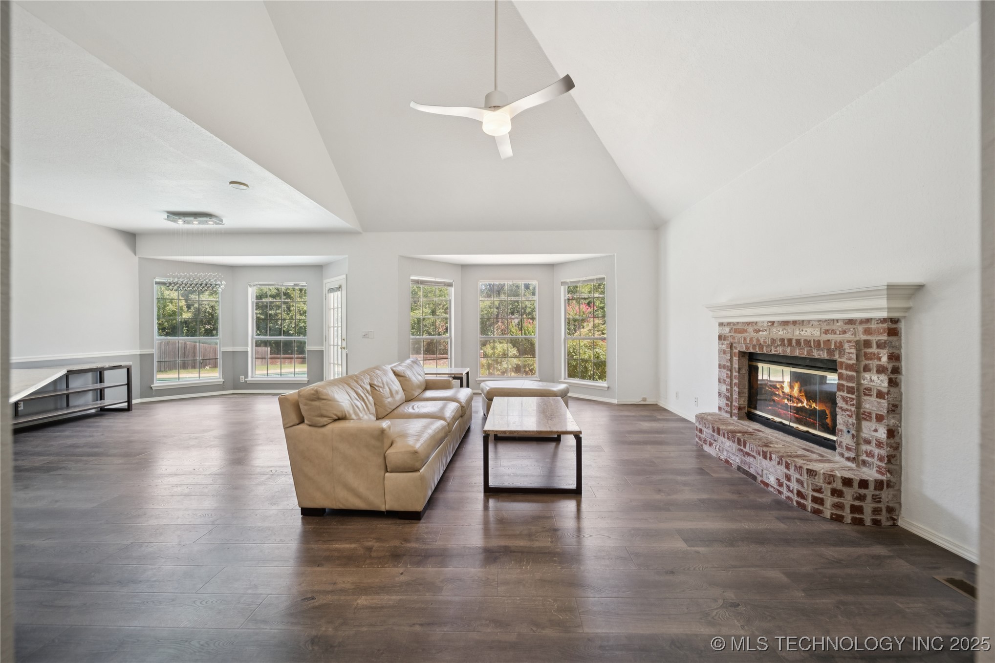11223 S Oxford Avenue Property Photo 14