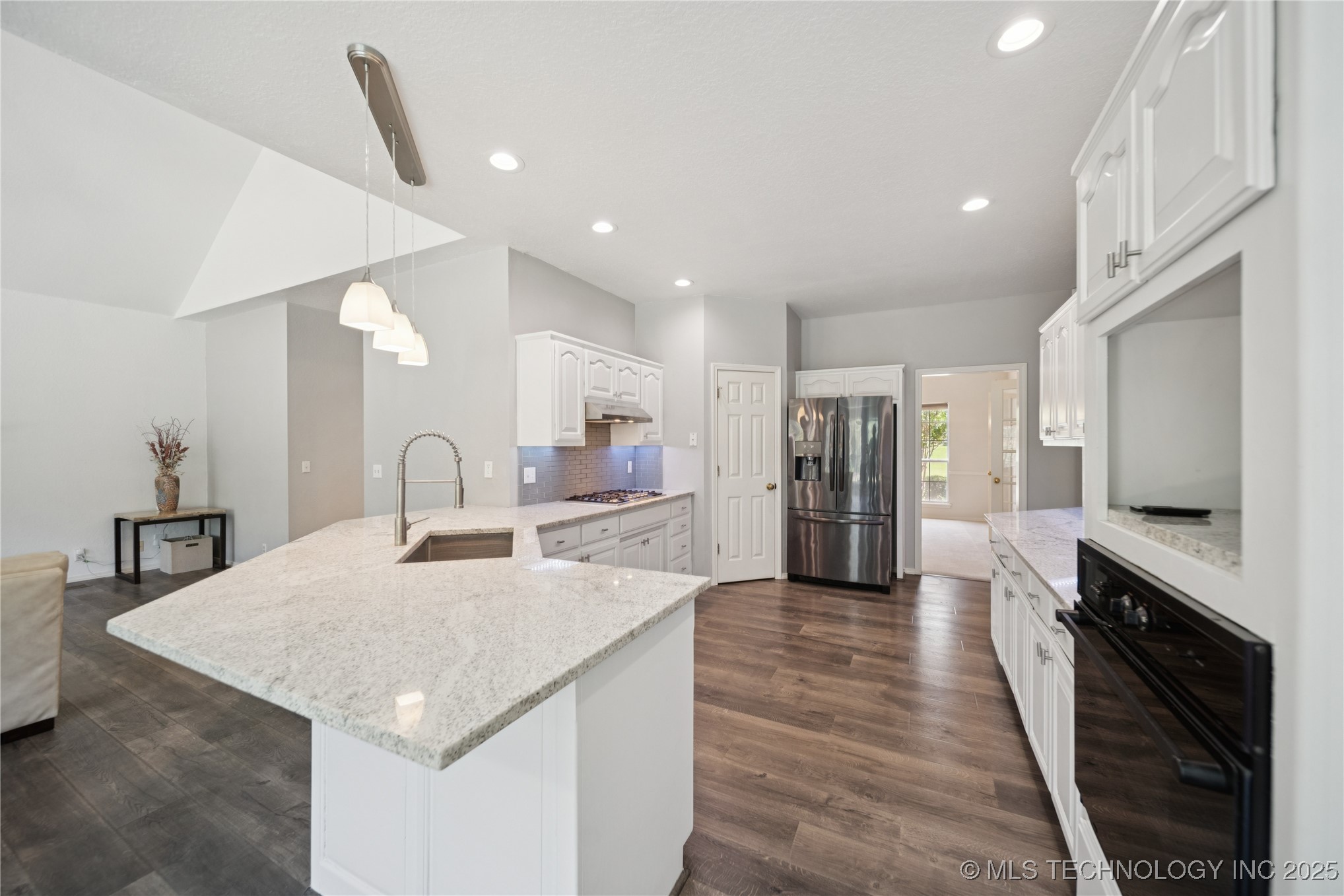 11223 S Oxford Avenue Property Photo 16