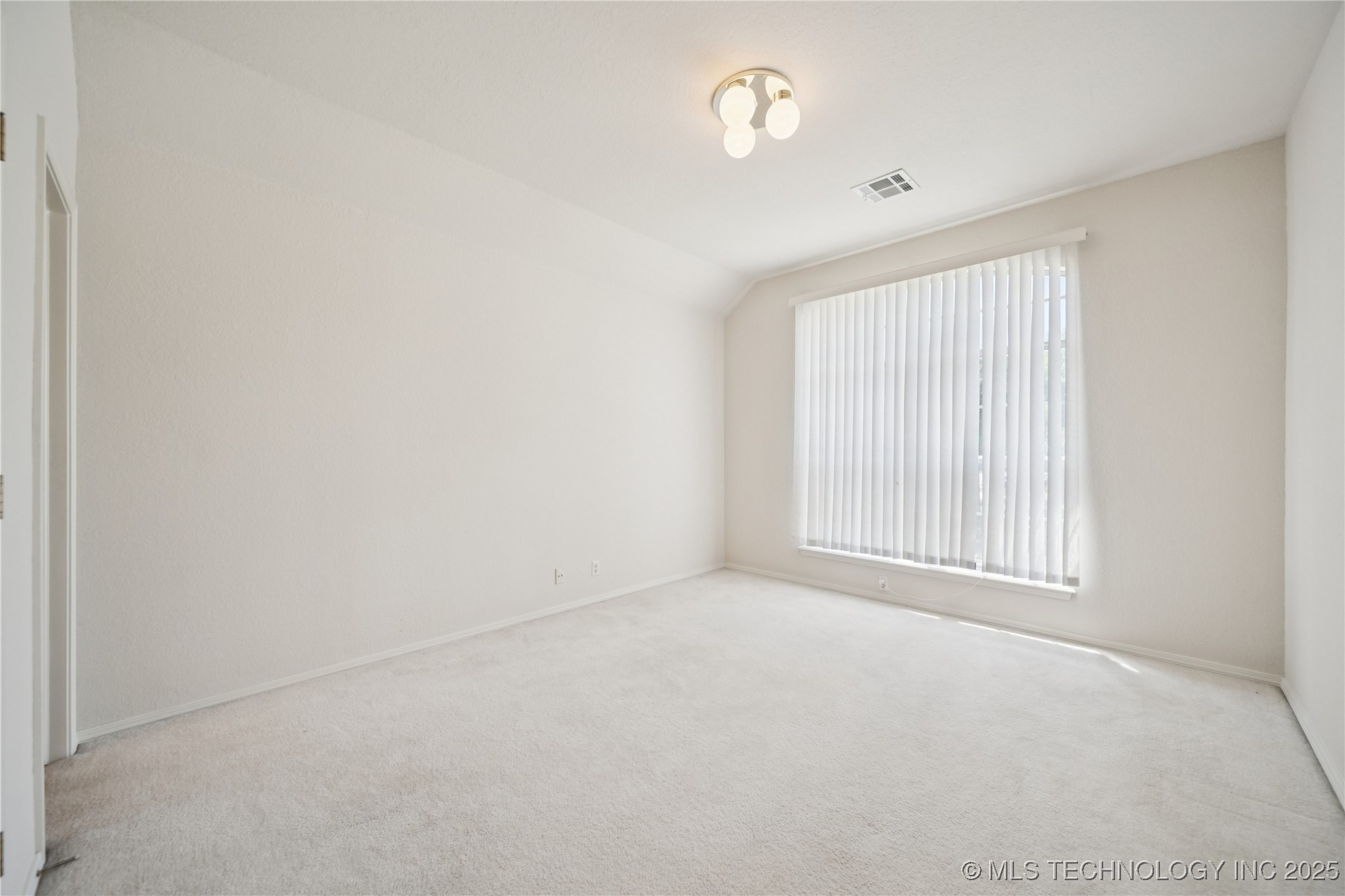 11223 S Oxford Avenue Property Photo 38