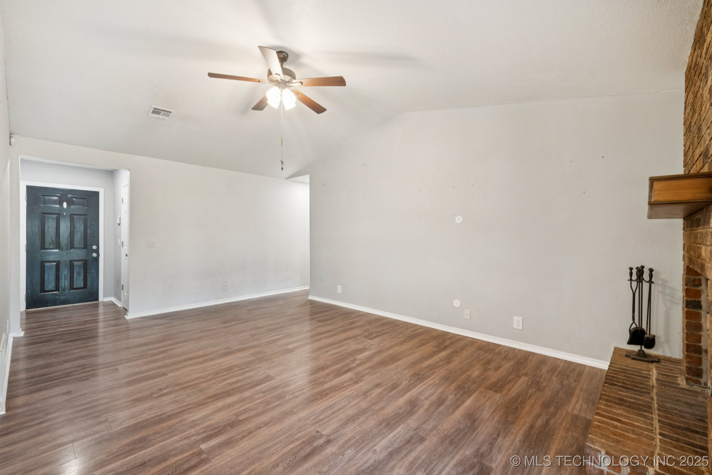 1401 W Princeton Court Property Photo 6