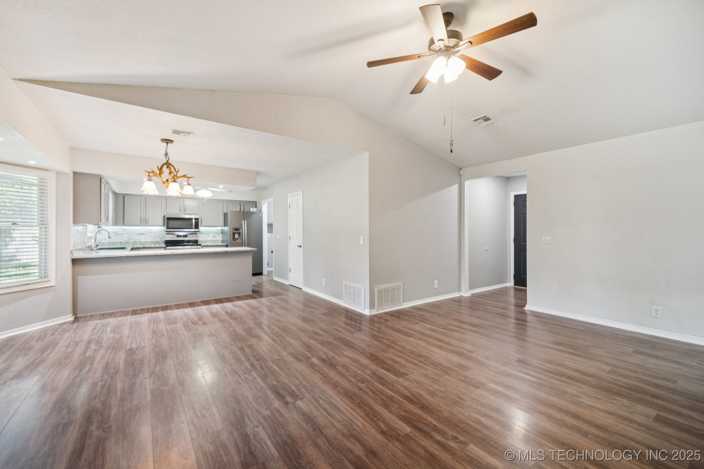 1401 W Princeton Court Property Photo 8