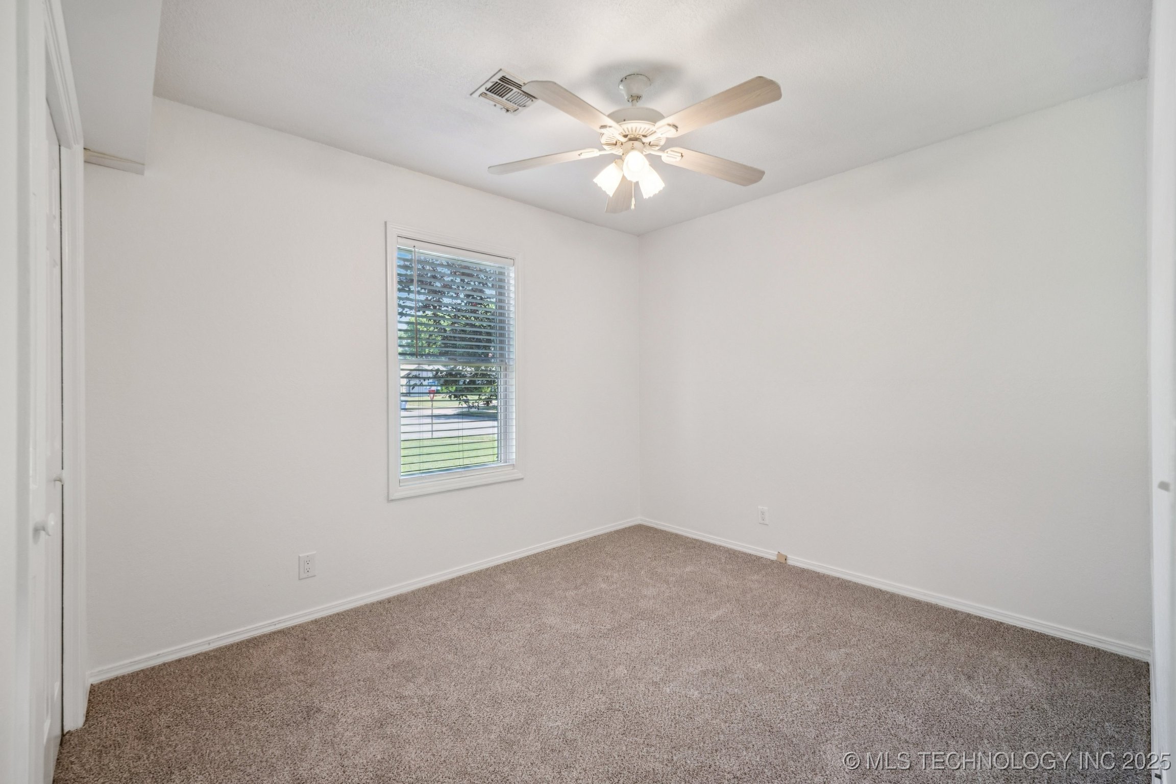 1401 W Princeton Court Property Photo 18