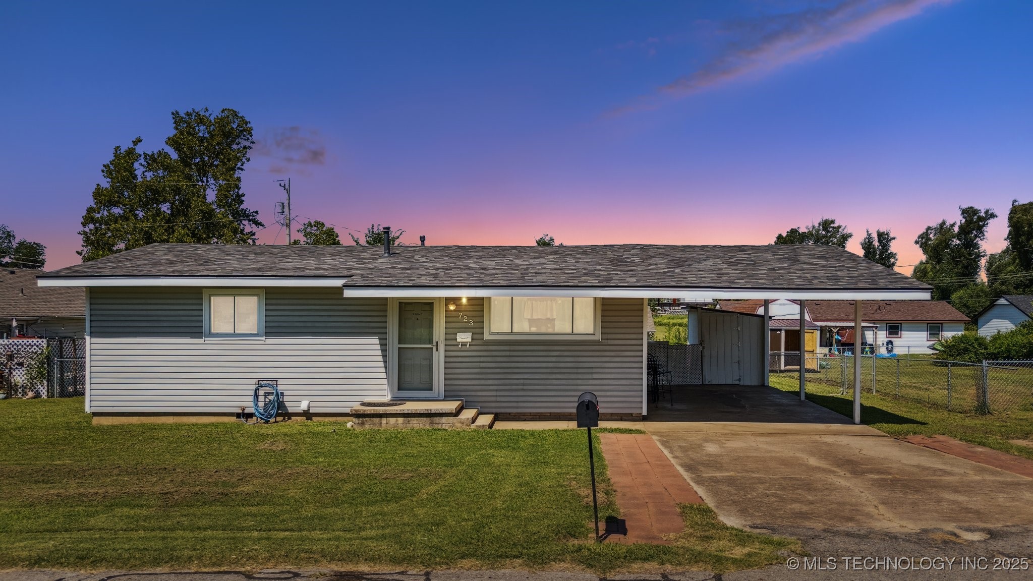 723 S Maryland Avenue Property Photo 1