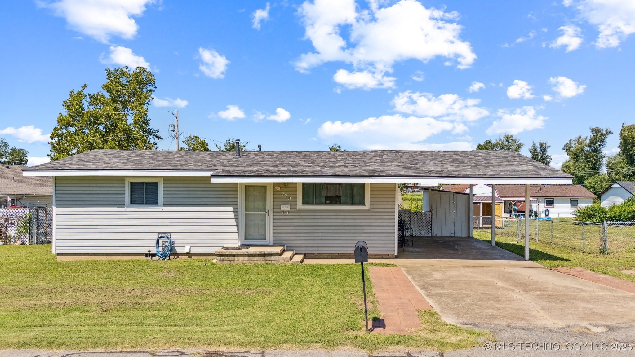 723 S Maryland Avenue Property Photo 2