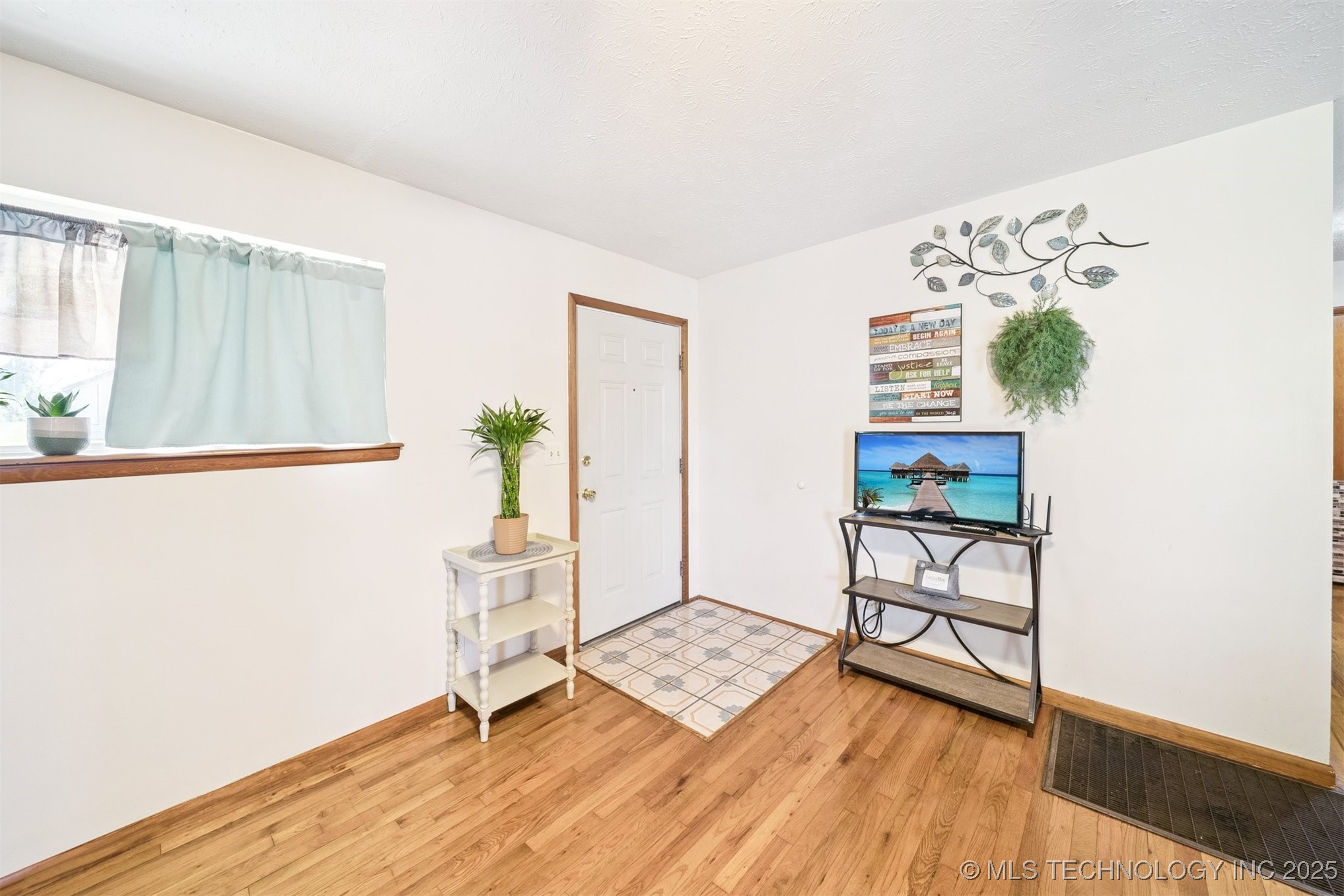 723 S Maryland Avenue Property Photo 7