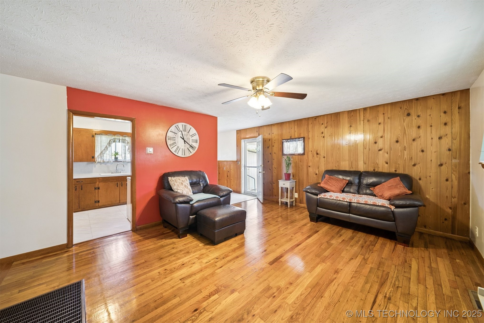 723 S Maryland Avenue Property Photo 8