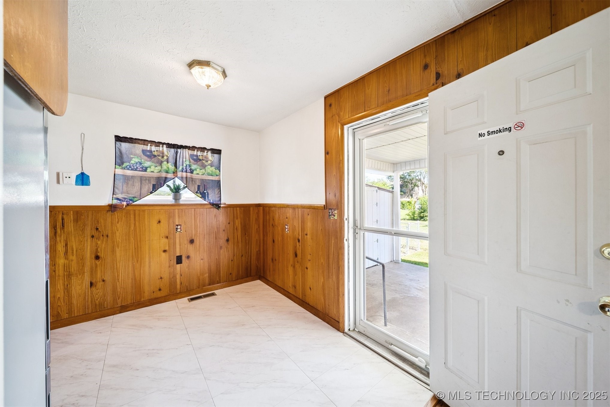 723 S Maryland Avenue Property Photo 10