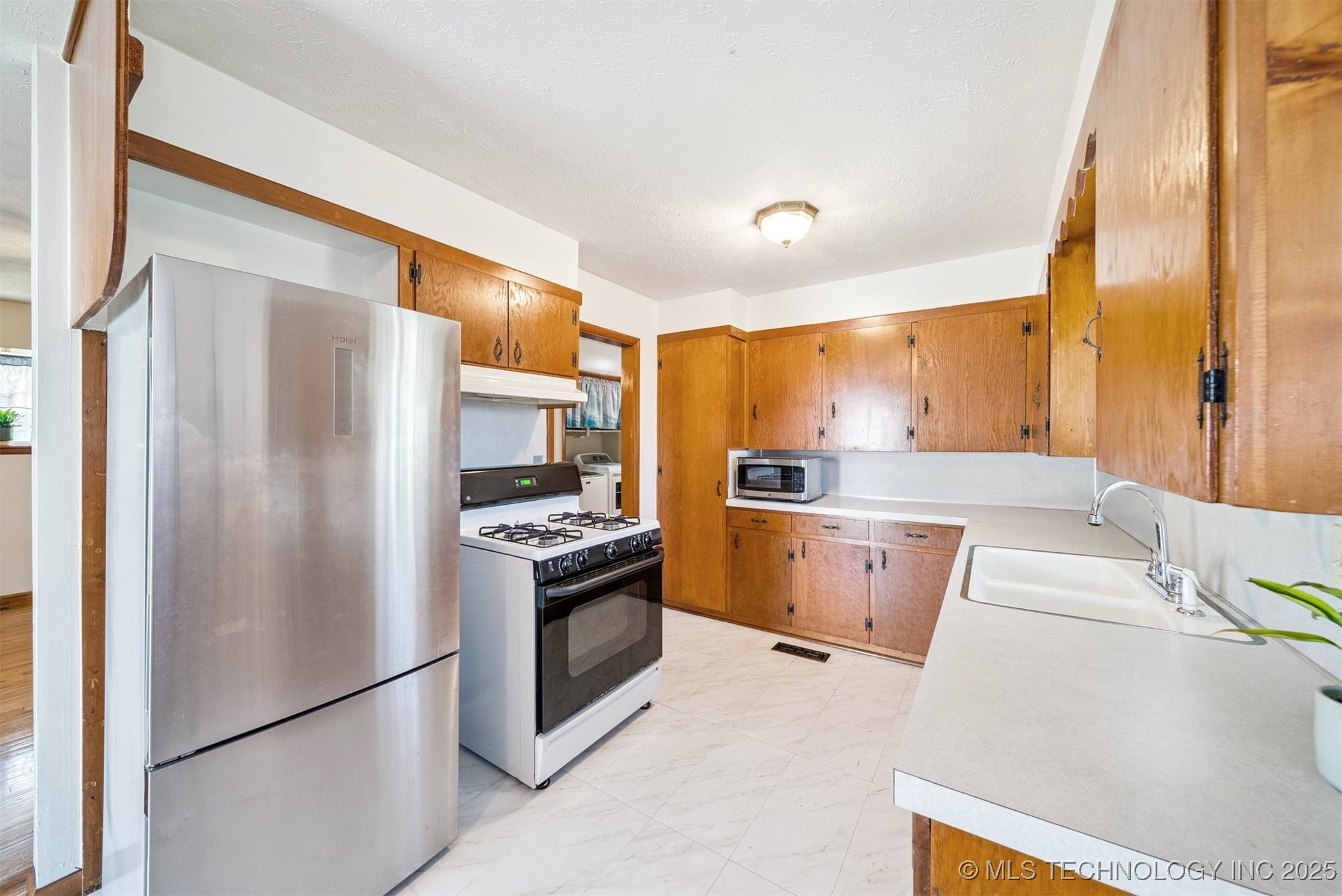 723 S Maryland Avenue Property Photo 12