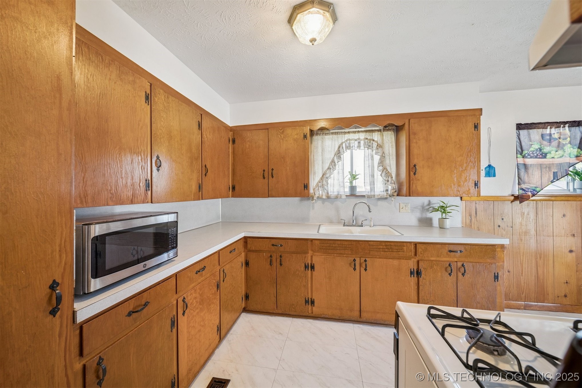 723 S Maryland Avenue Property Photo 14