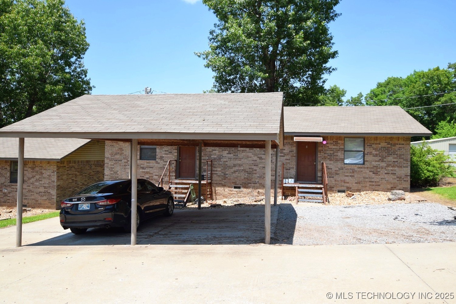 385 S Teehee Drive Property Photo 4