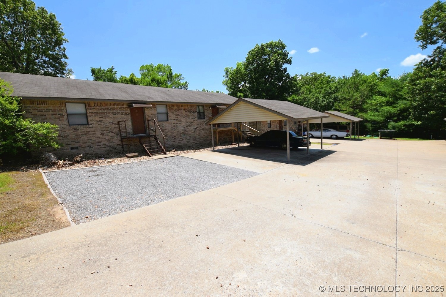 385 S Teehee Drive Property Photo 5