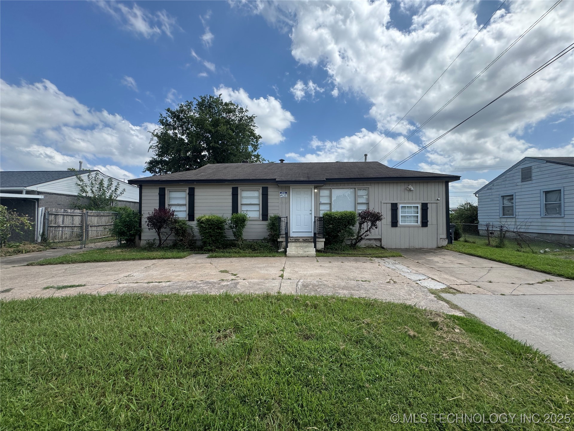 6712 E Haskell Street Property Photo 2