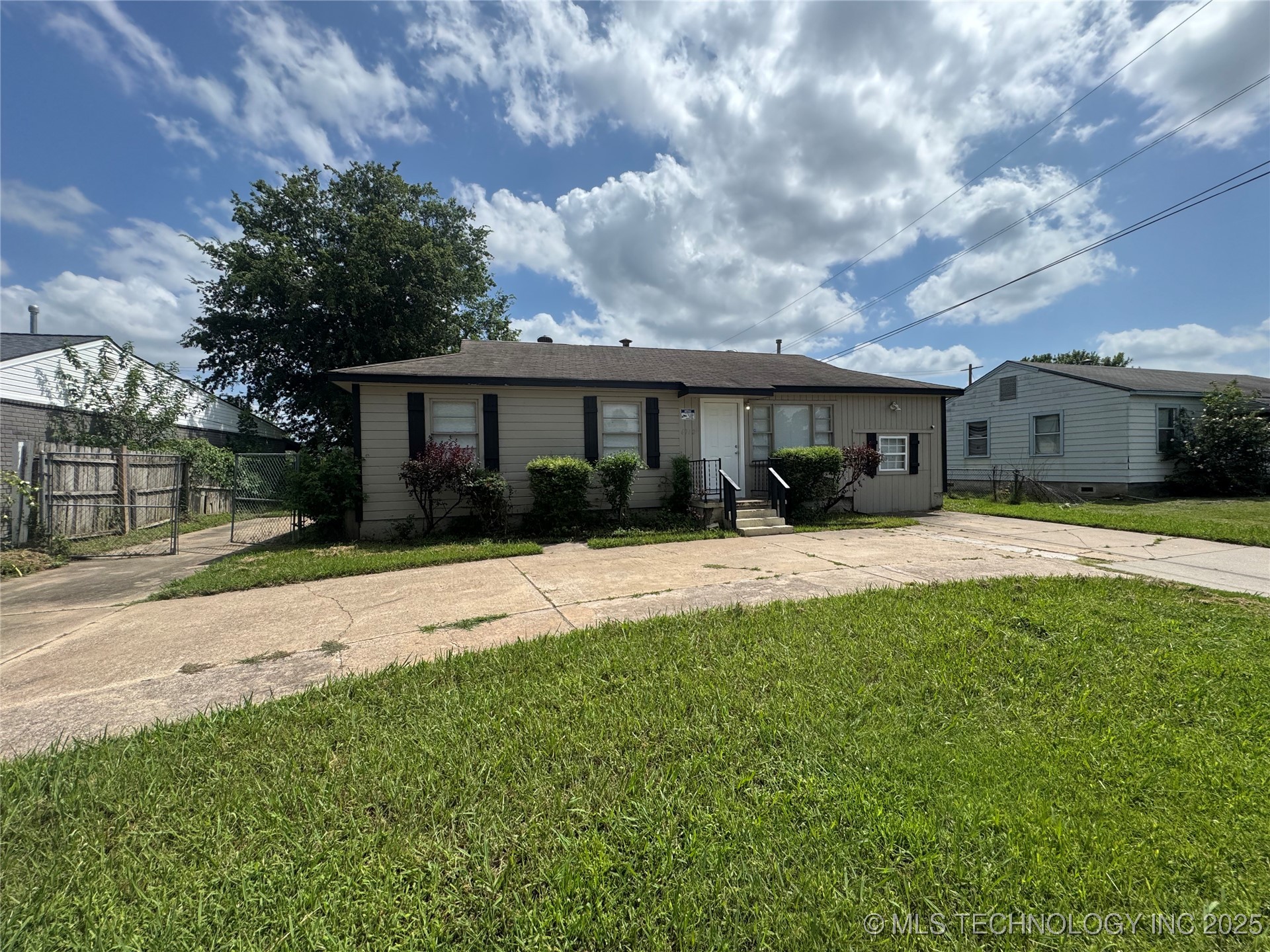6712 E Haskell Street Property Photo 7