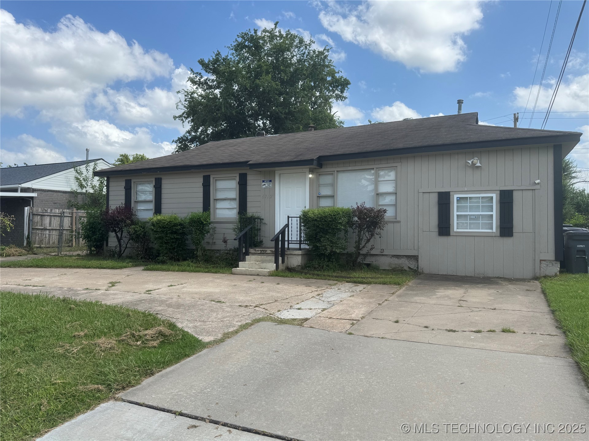 6712 E Haskell Street Property Photo 9