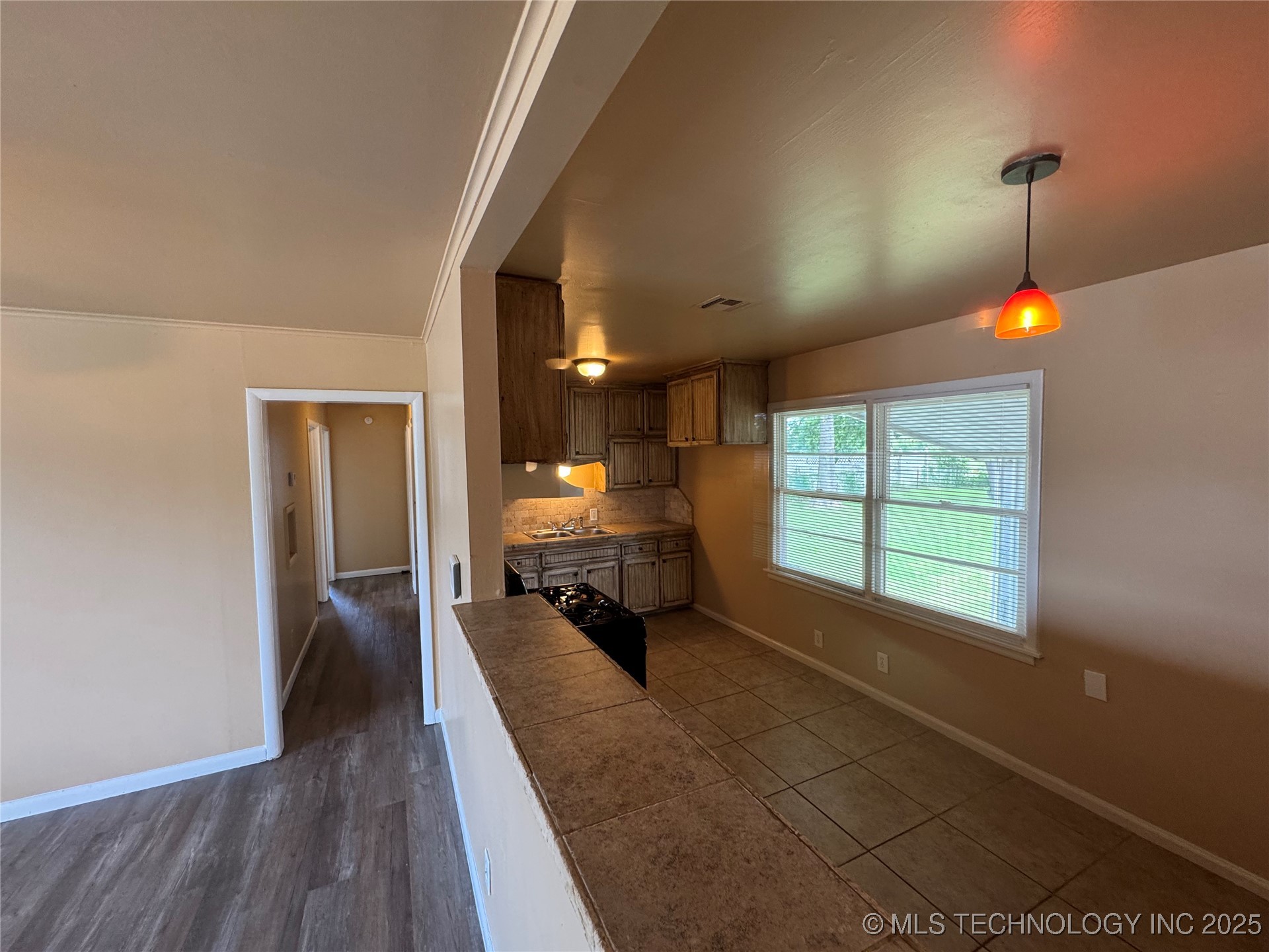 6712 E Haskell Street Property Photo 13