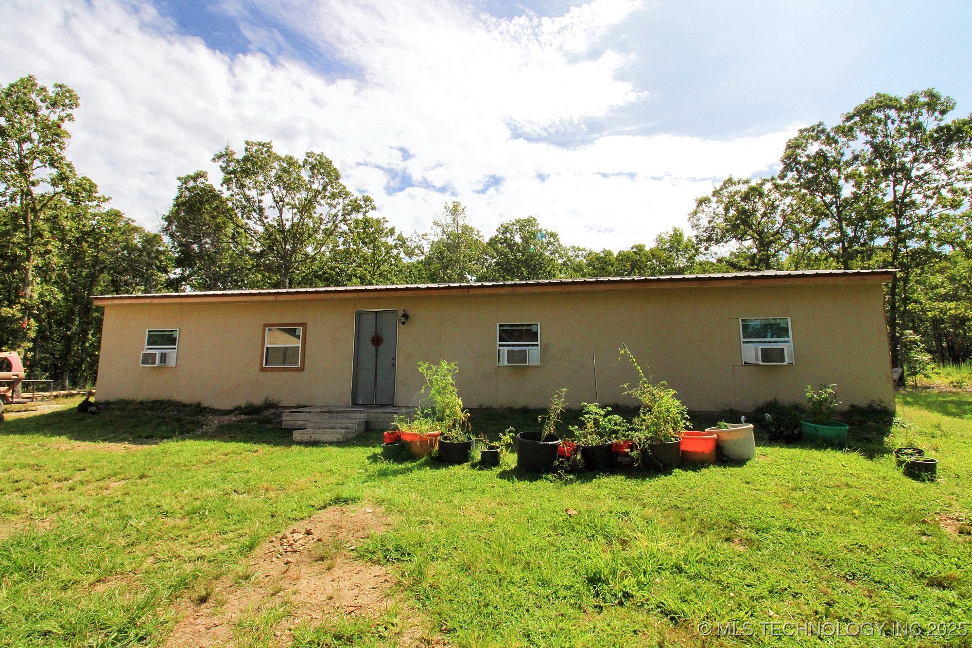 8326 N 496 Road Property Photo 1
