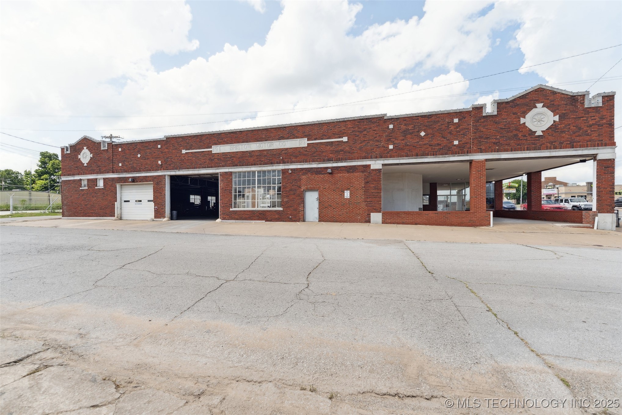512 N Main Street Property Photo 28