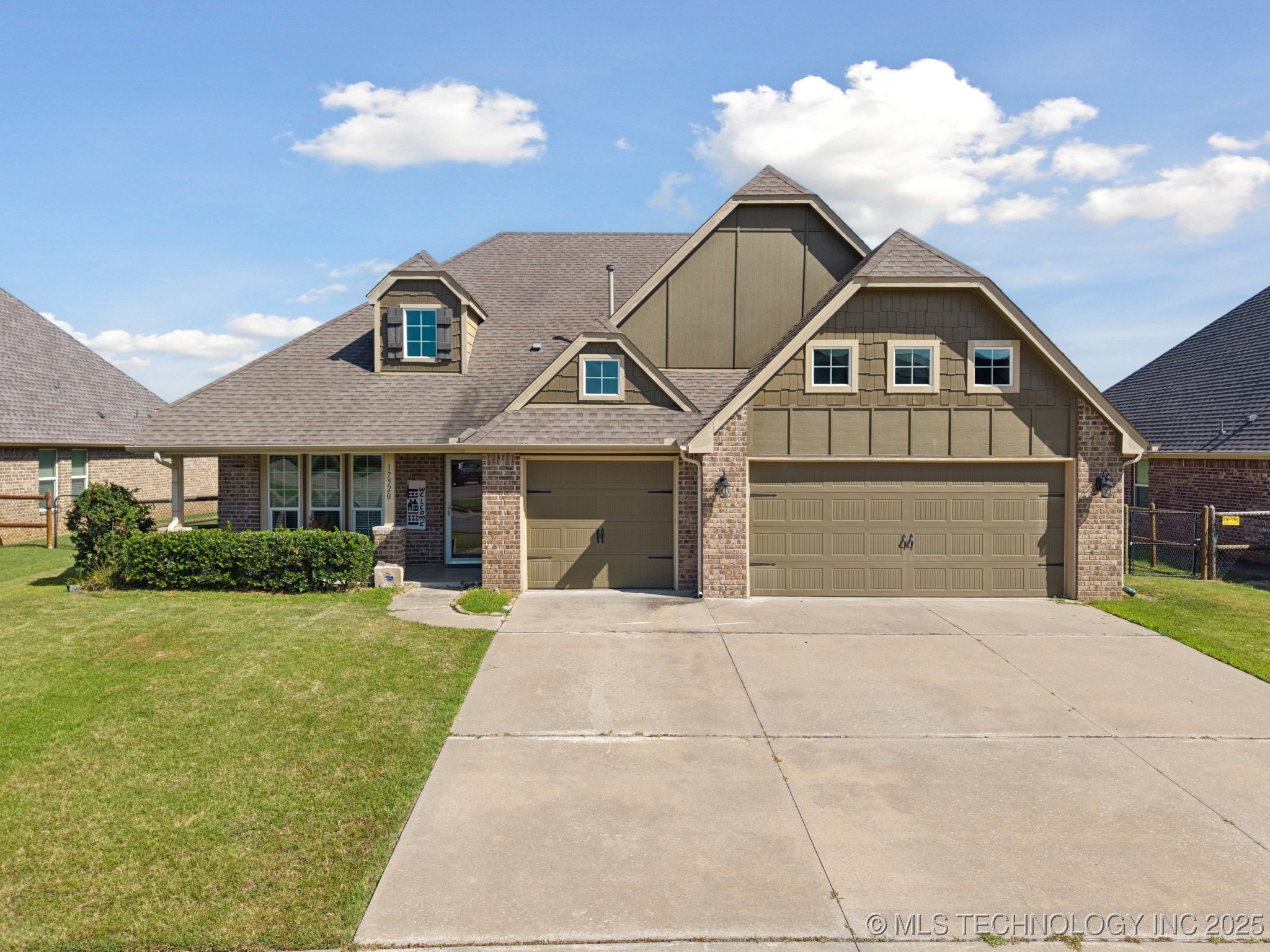 17520 E 45th Street Property Photo 1