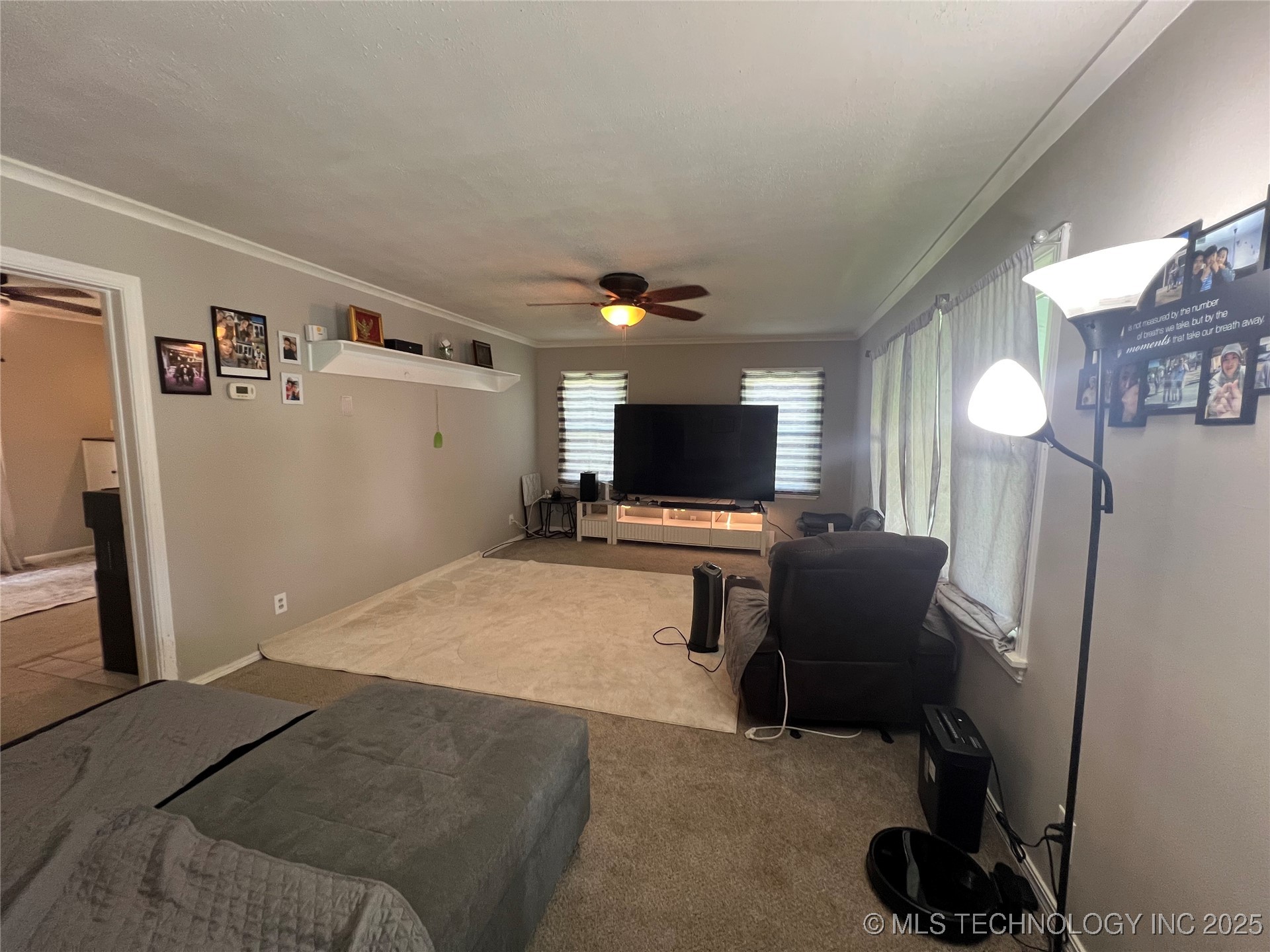 2145 S Dewey Avenue Property Photo 3