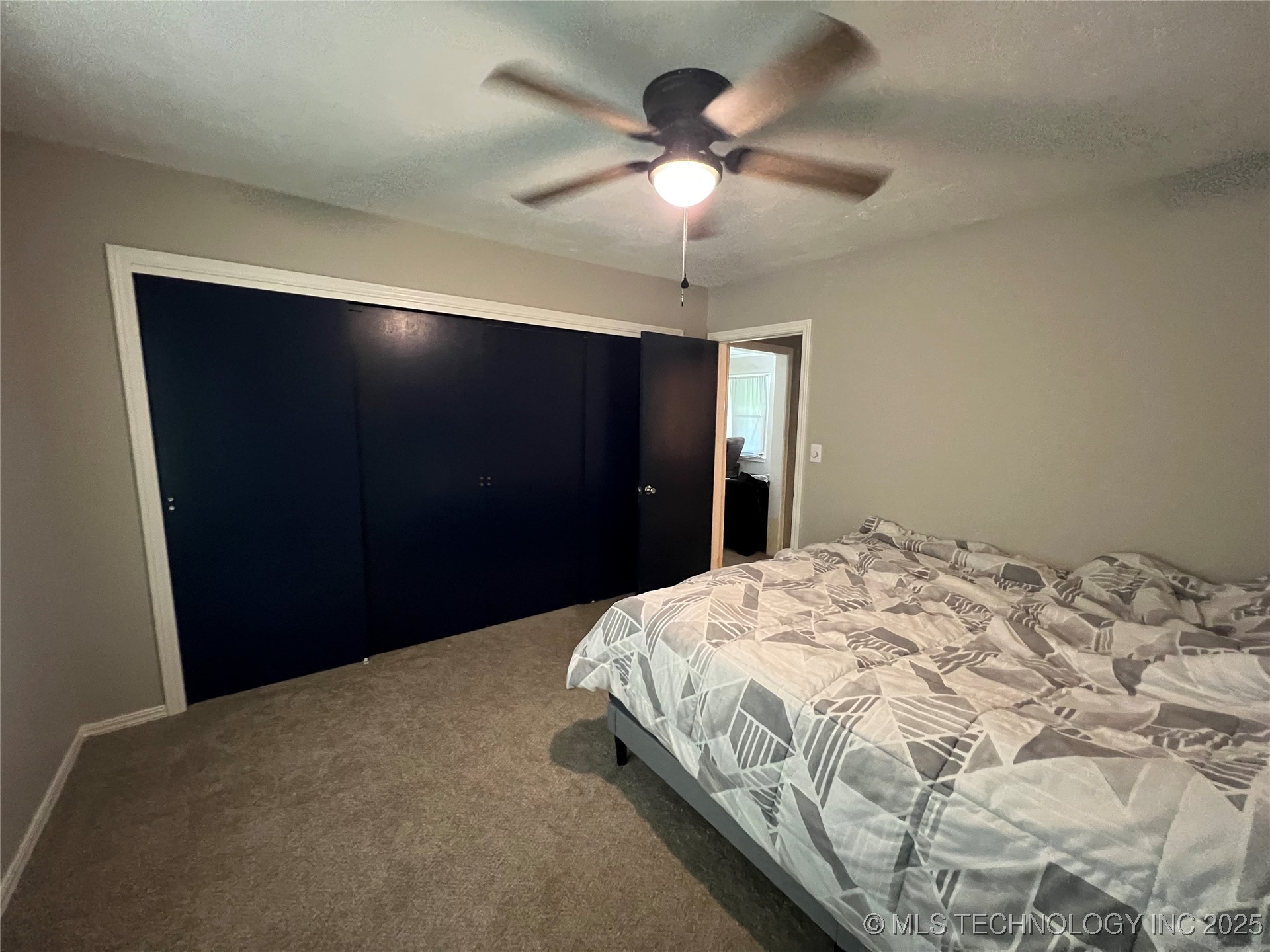 2145 S Dewey Avenue Property Photo 15