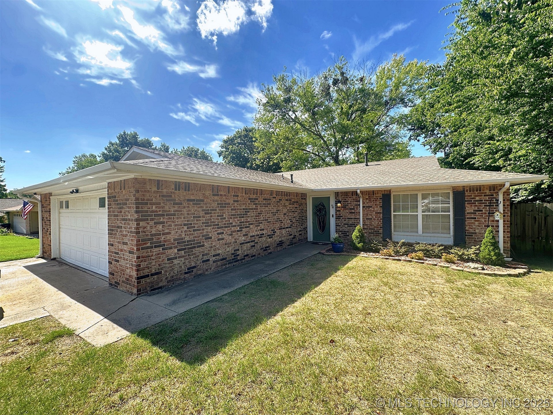 413 Greenwood Drive Property Photo 1